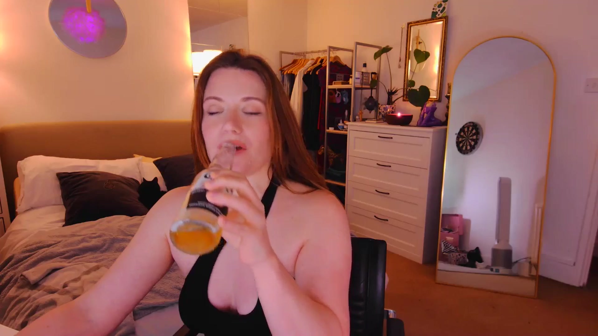 Gallery image thumbnail from xDaisyx's myfreecams stream on, 01/24/2026, 04:24 image 11 of 20