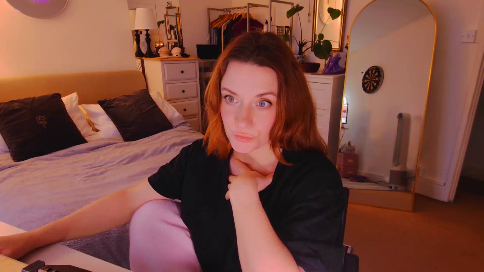 Gallery image thumbnail from xDaisyx's myfreecams stream on, 01/28/2026, 17:13 image 14 of 20