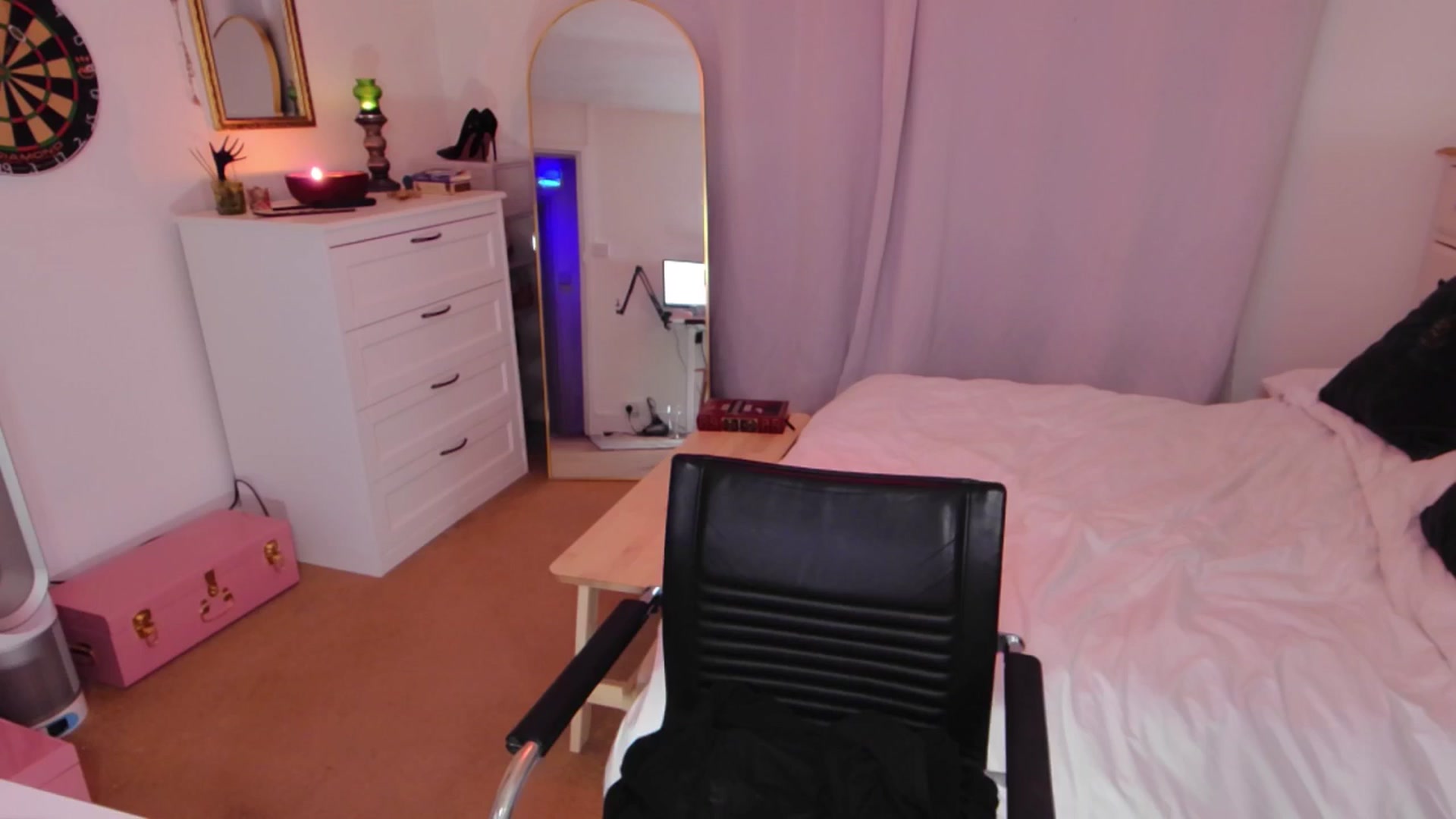 Gallery image thumbnail from xDaisyx's myfreecams stream on, 03/22/2026, 22:26 image 16 of 20