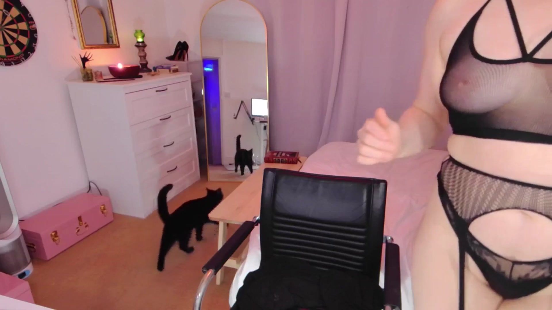 Gallery image thumbnail from xDaisyx's myfreecams stream on, 03/22/2026, 22:26 image 17 of 20