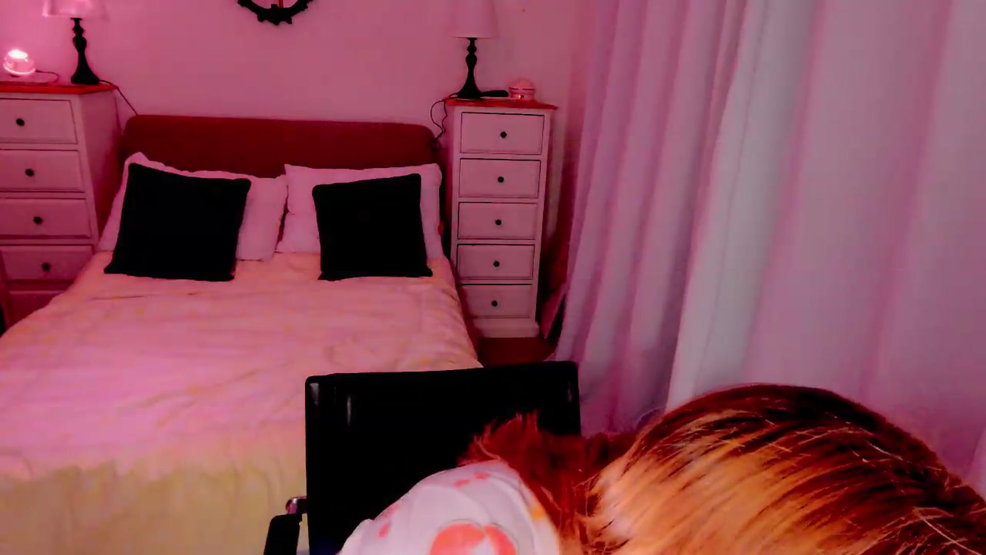 Gallery image thumbnail from xDaisyx's myfreecams stream on, 07/17/2026, 24:32 image 9 of 20