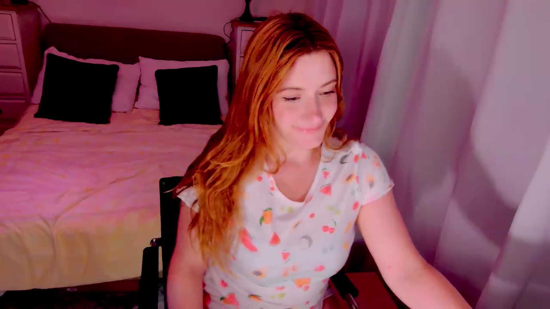Gallery image thumbnail from xDaisyx's myfreecams stream on, 07/17/2026, 24:32 image 15 of 20