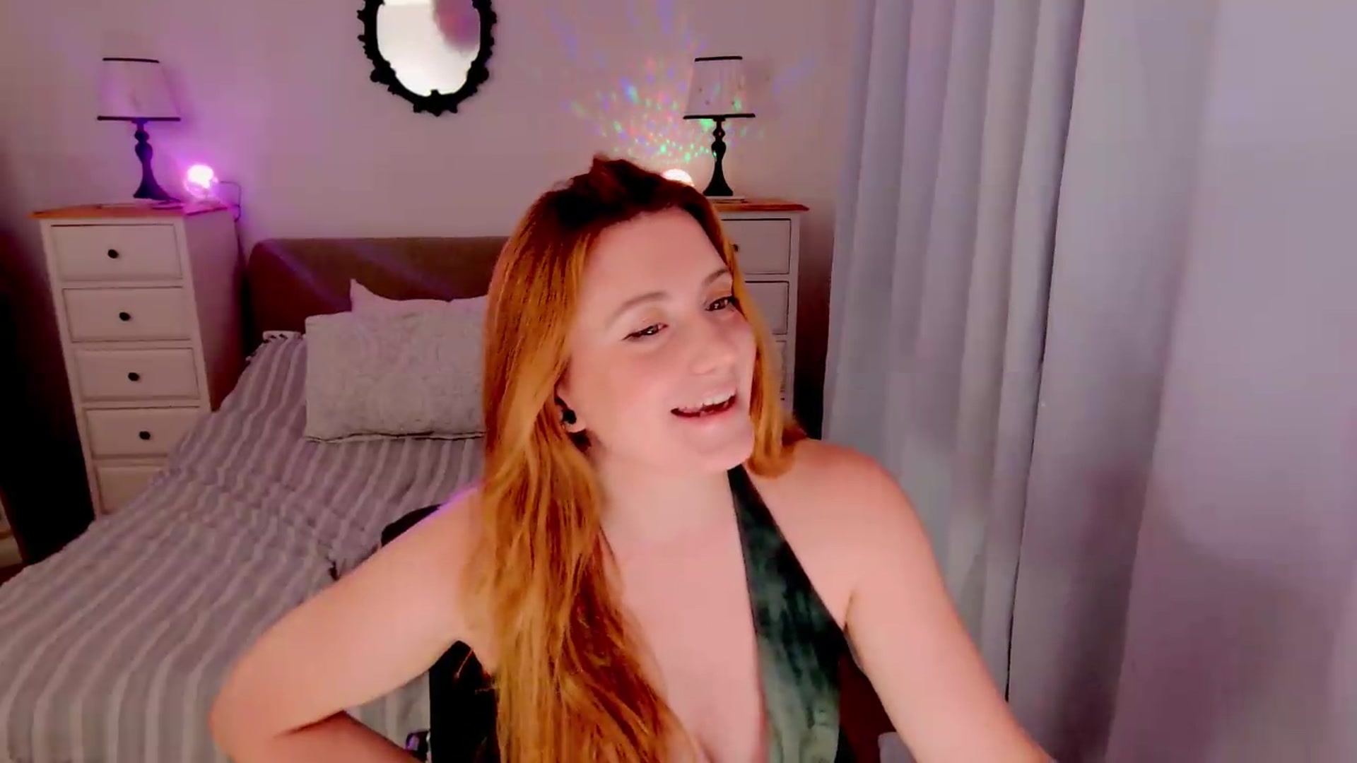 Gallery image thumbnail from xDaisyx's myfreecams stream on, 08/21/2026, 24:30 image 7 of 20