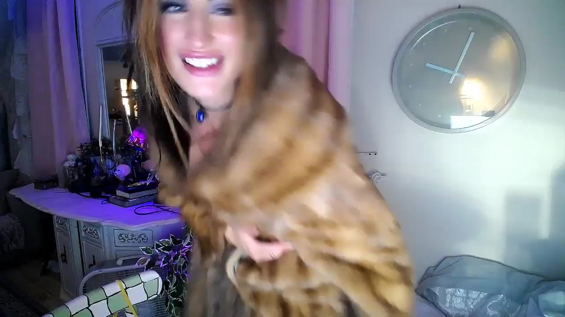 Gallery image thumbnail from xHeySiri's myfreecams stream on, 10/21/2024, 08:54 image 15 of 20