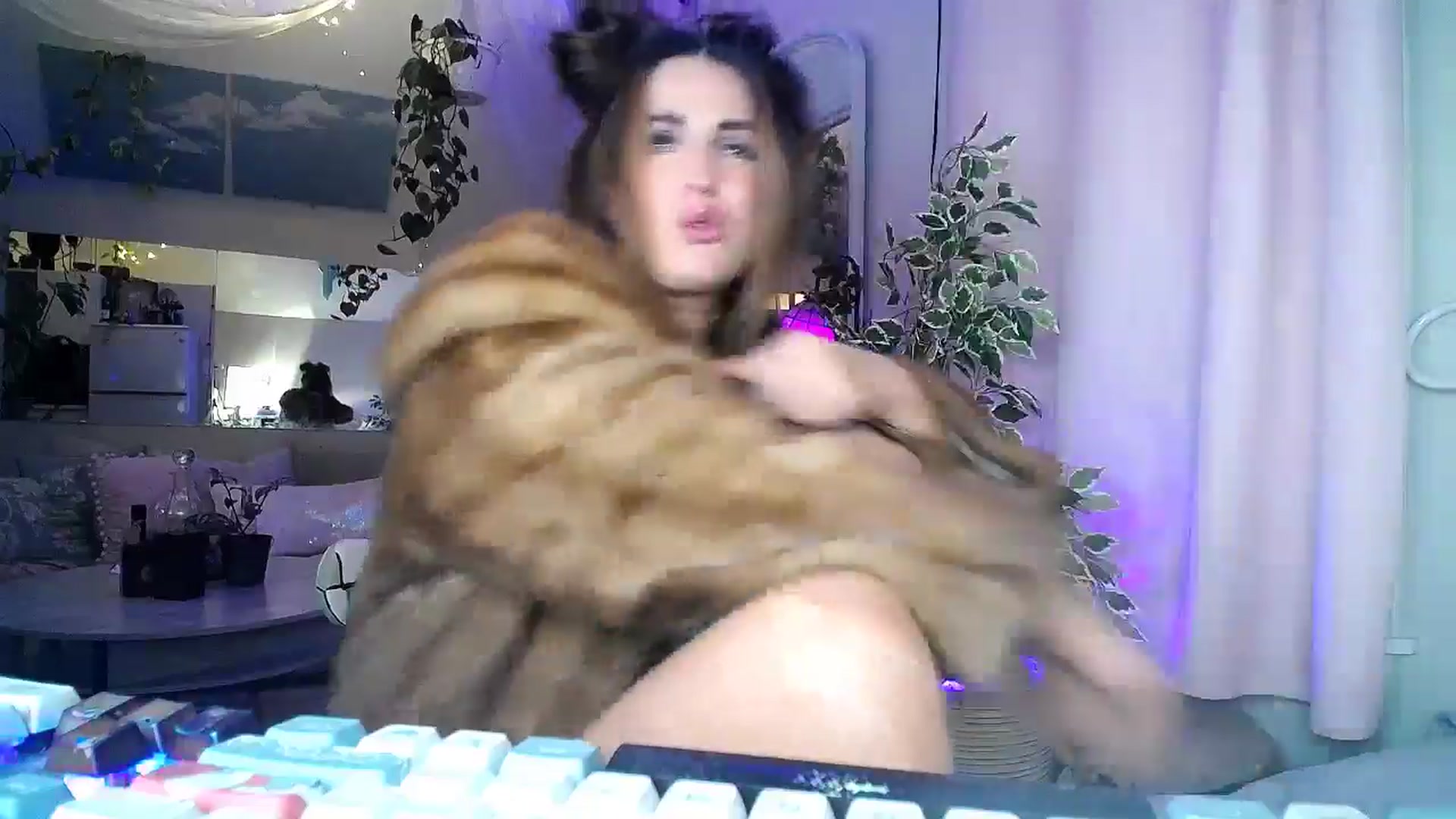 Gallery image thumbnail from xHeySiri's myfreecams stream on, 10/21/2024, 08:54 image 11 of 20