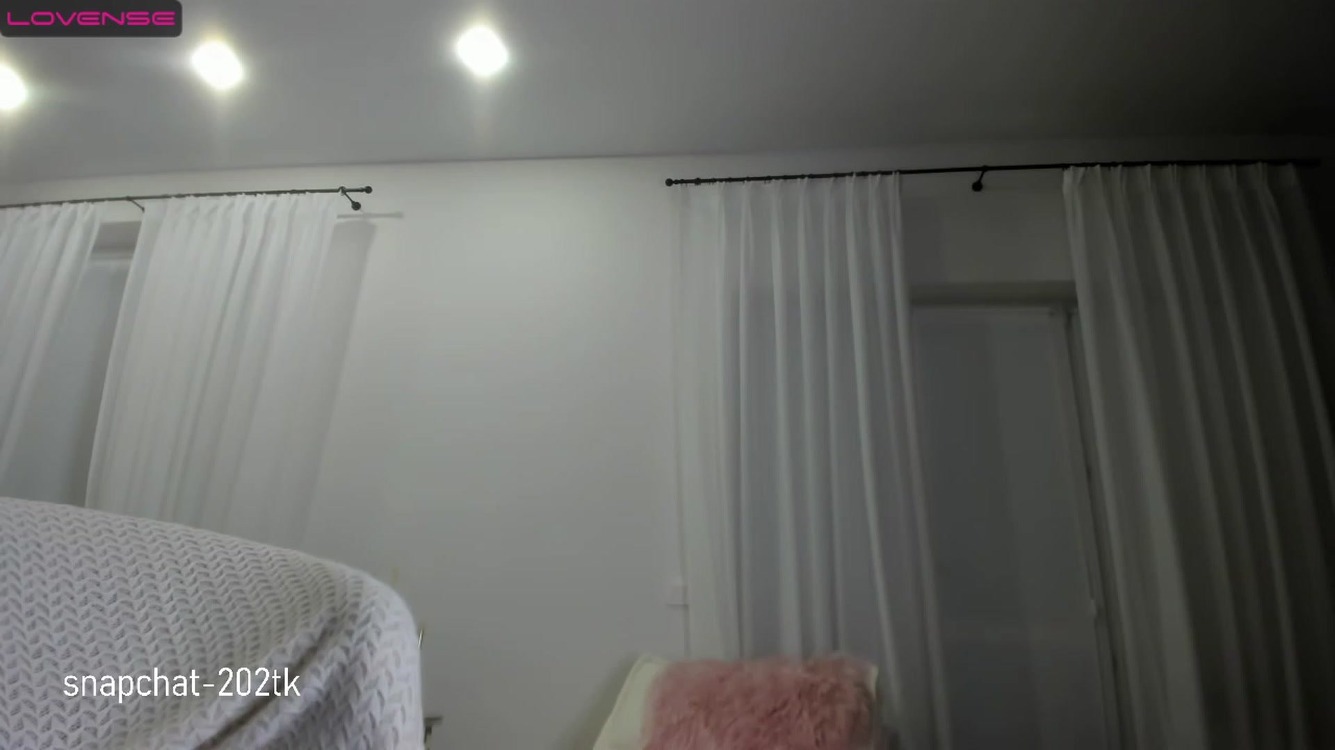 Gallery image thumbnail from xHobbyx's myfreecams stream on, 02/13/2023, 17:41 image 15 of 20