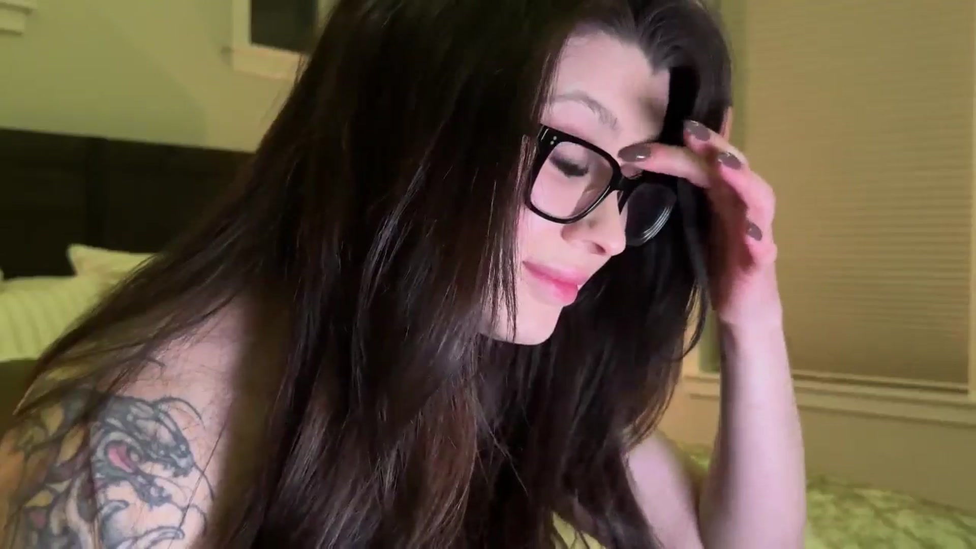 Gallery image thumbnail from xKyleighx's myfreecams stream on, 03/02/2025, 04:19 image 17 of 20