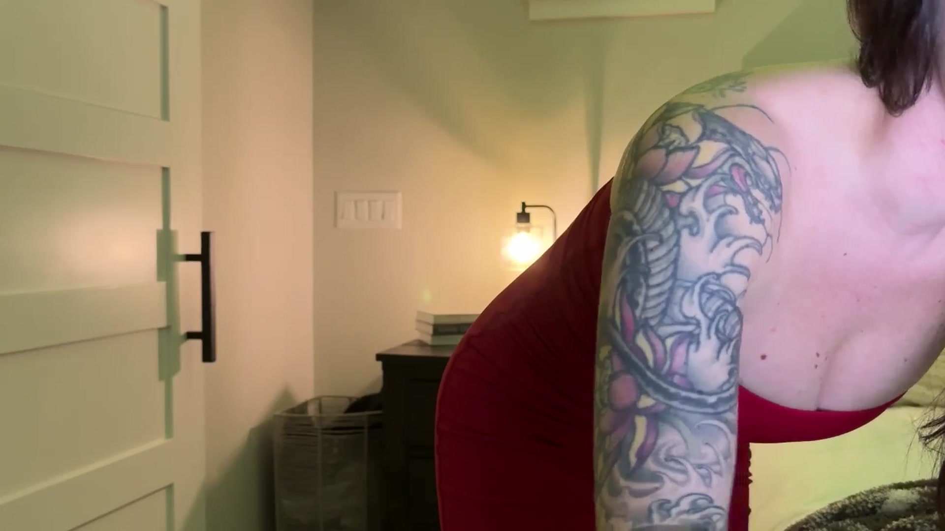 Gallery image thumbnail from xKyleighx's myfreecams stream on, 03/02/2025, 04:19 image 2 of 20