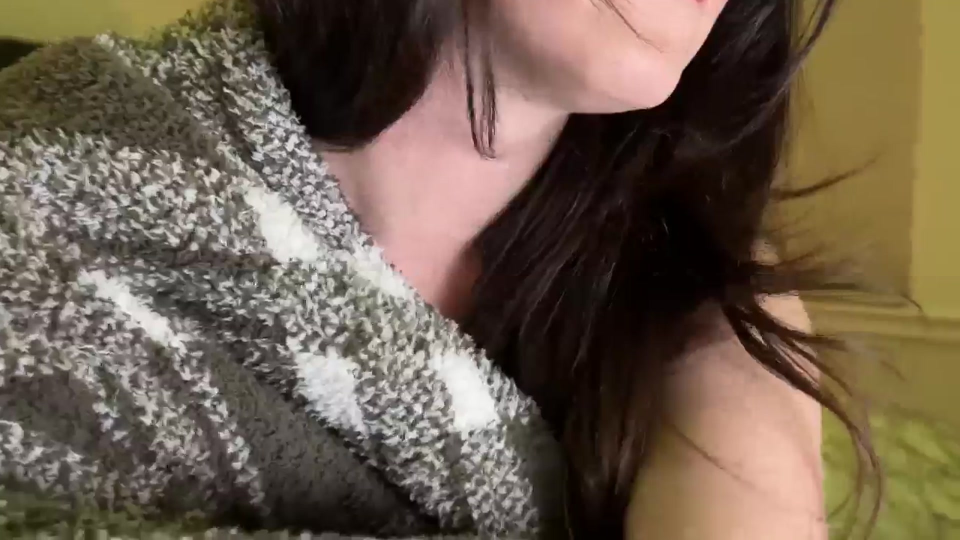 Gallery image thumbnail from xKyleighx's myfreecams stream on, 03/02/2025, 04:19 image 11 of 20