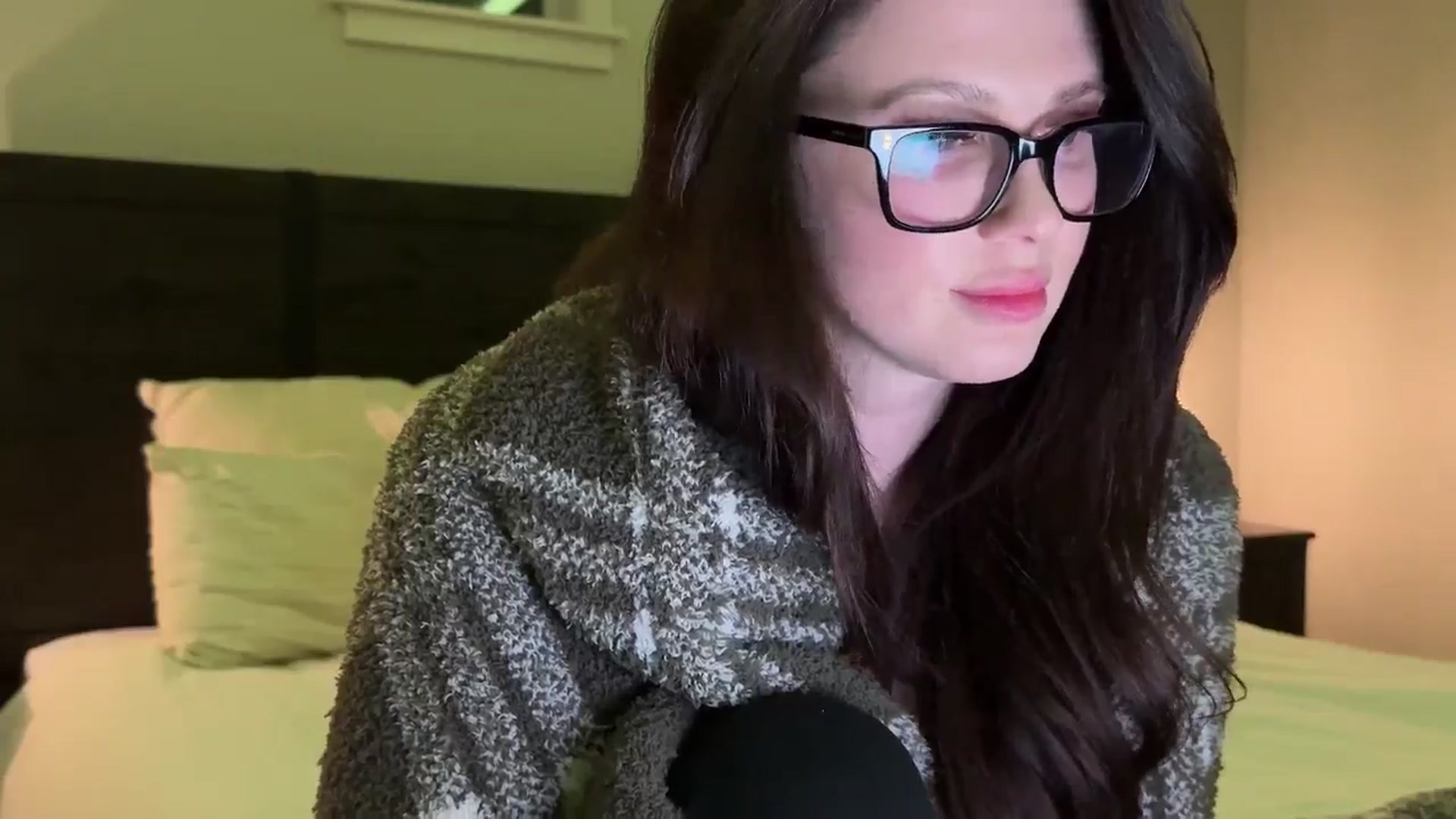 Gallery image thumbnail from xKyleighx's myfreecams stream on, 03/02/2025, 04:19 image 7 of 20