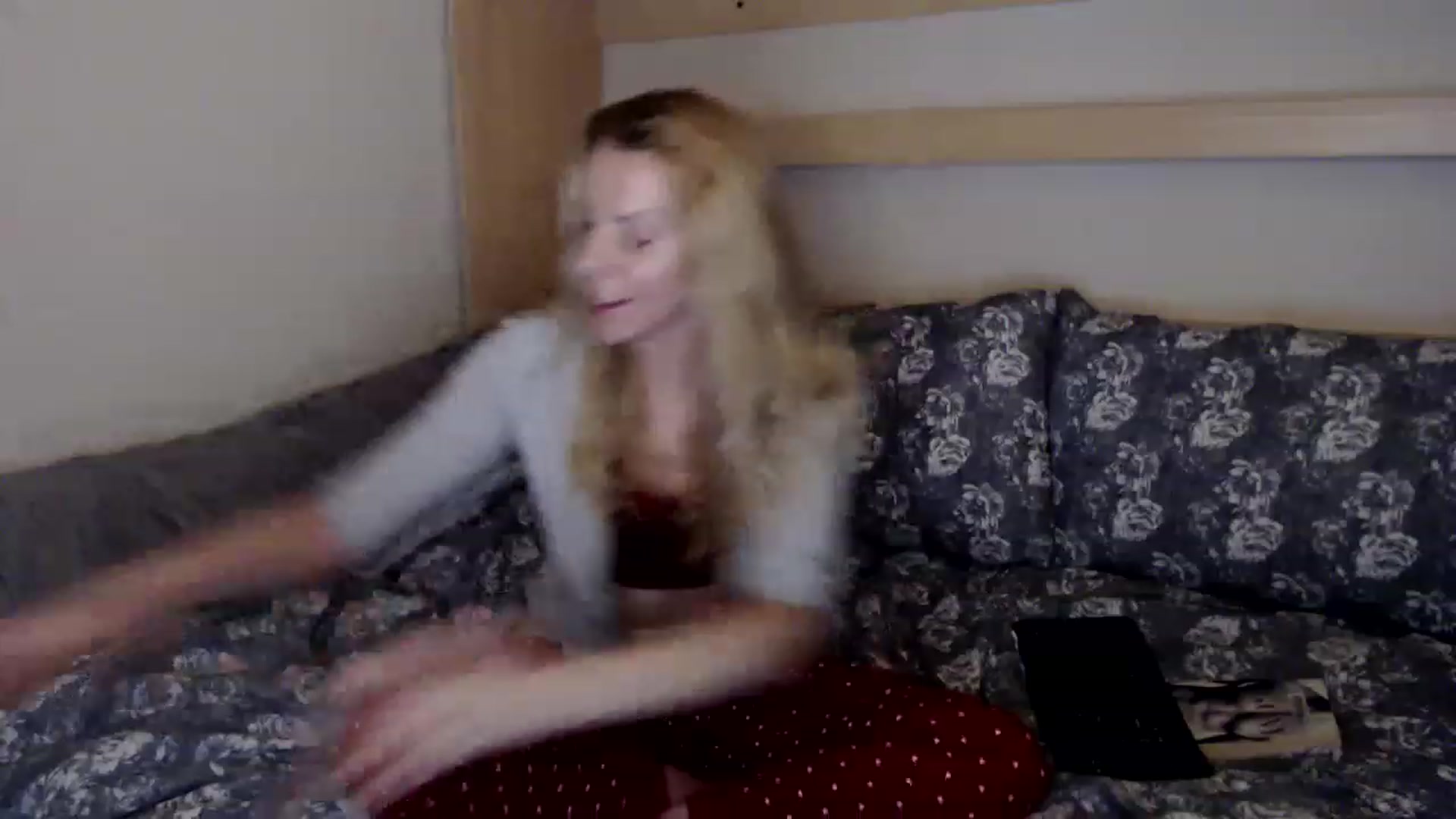 Gallery image thumbnail from xMissBliss's myfreecams stream on, 01/12/2023, 02:11 image 3 of 20