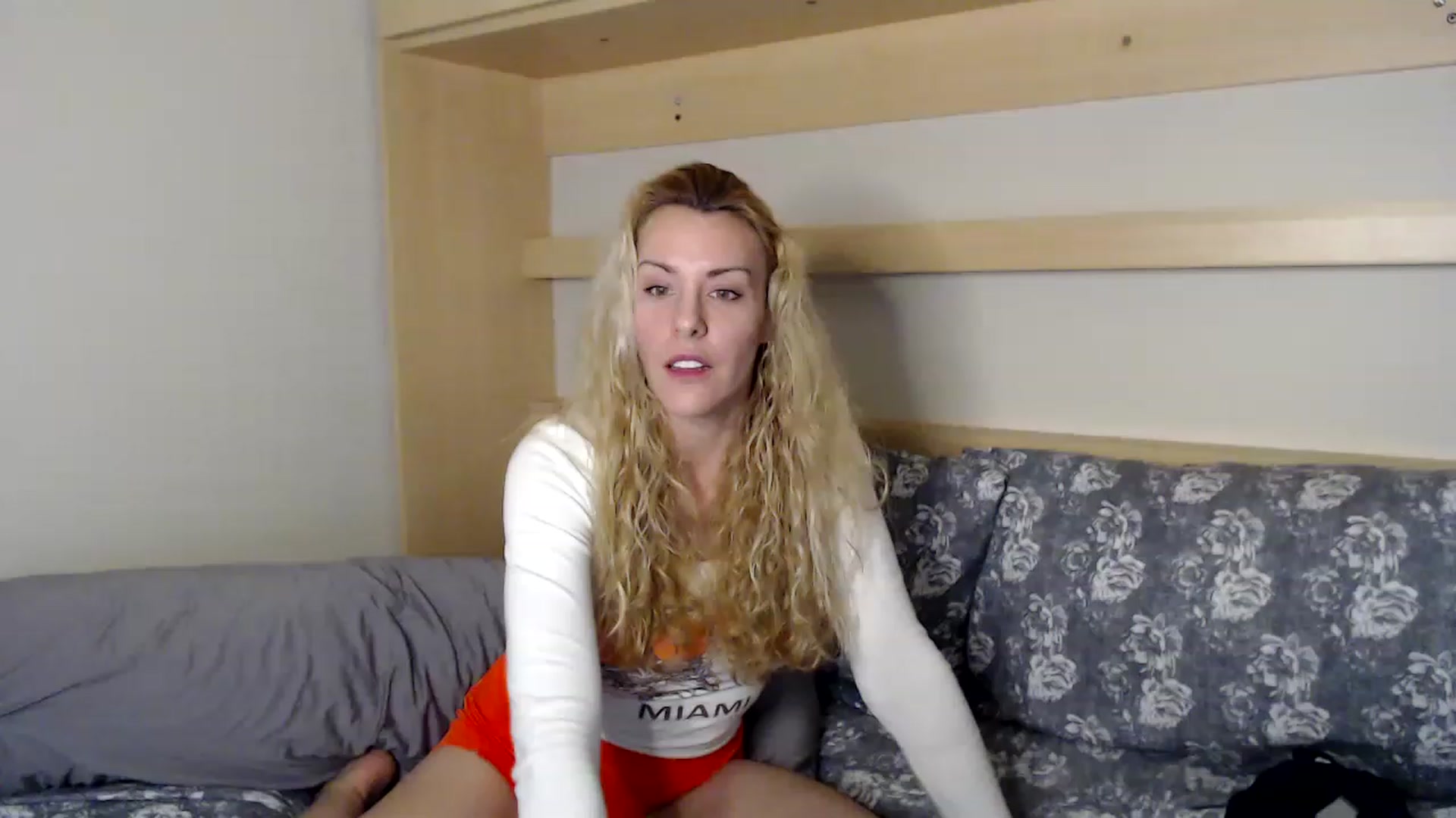 Gallery image thumbnail from xMissBliss's myfreecams stream on, 01/18/2023, 01:40 image 1 of 20