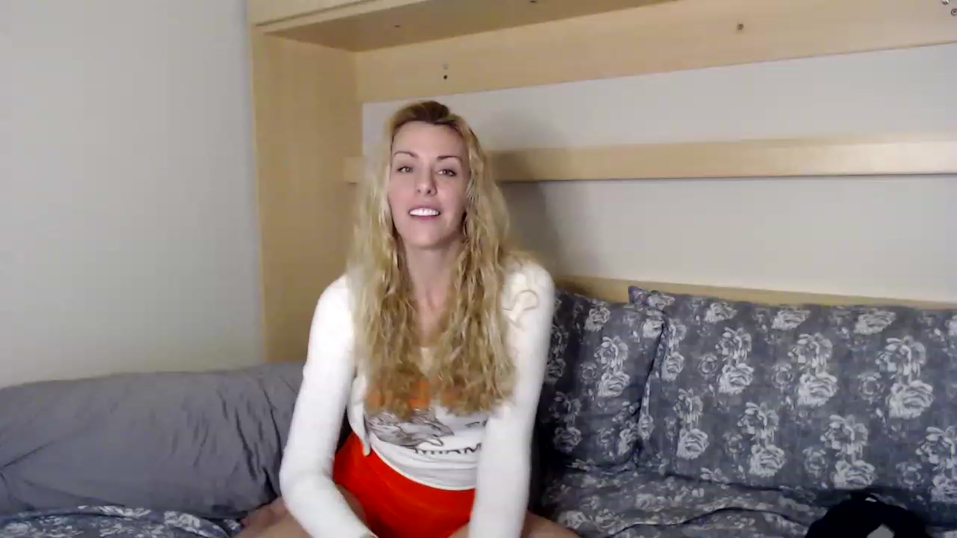 Gallery image thumbnail from xMissBliss's myfreecams stream on, 01/18/2023, 01:40 image 18 of 20