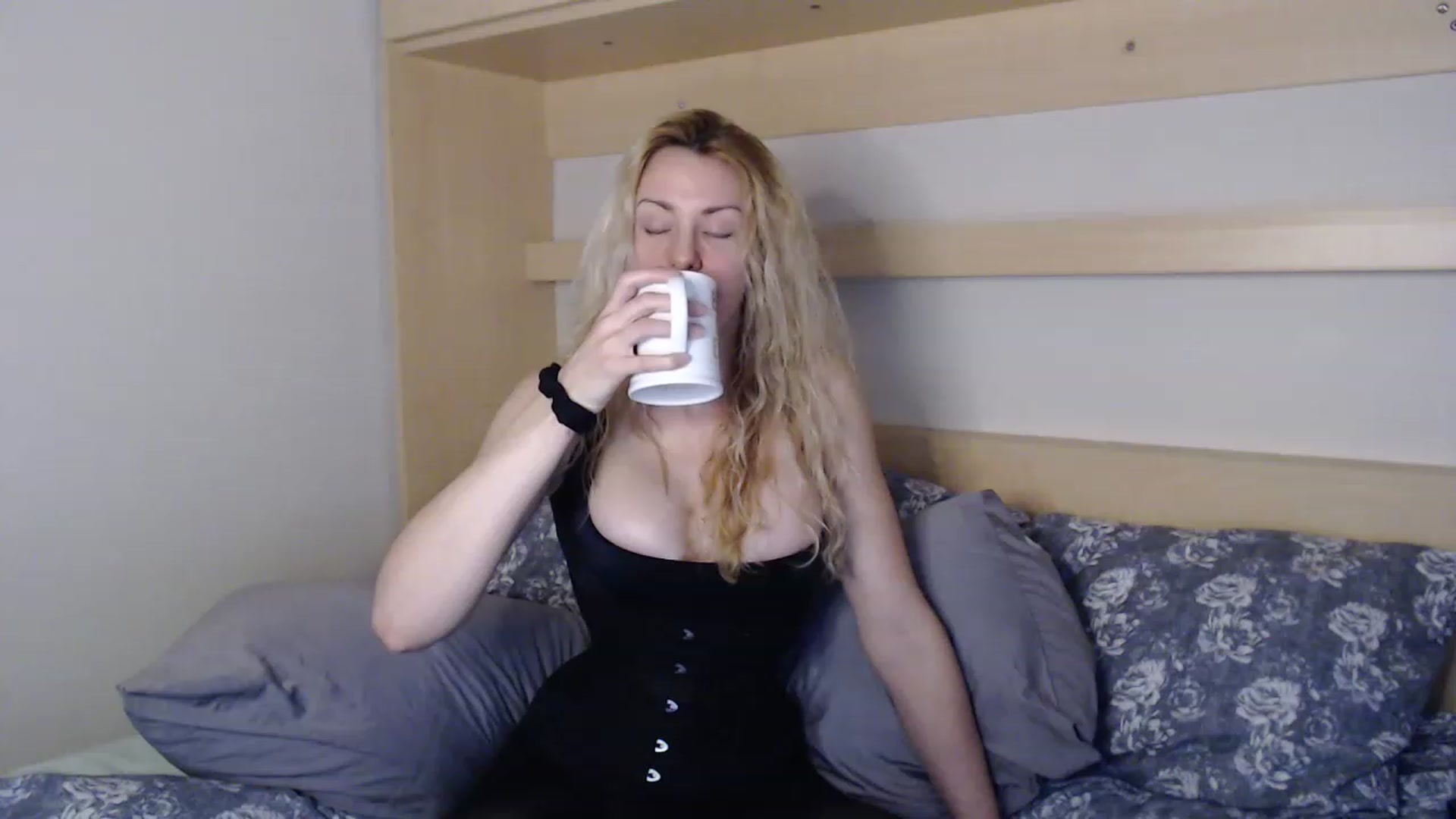 Gallery image thumbnail from xMissBliss's myfreecams stream on, 01/22/2023, 01:17 image 1 of 20