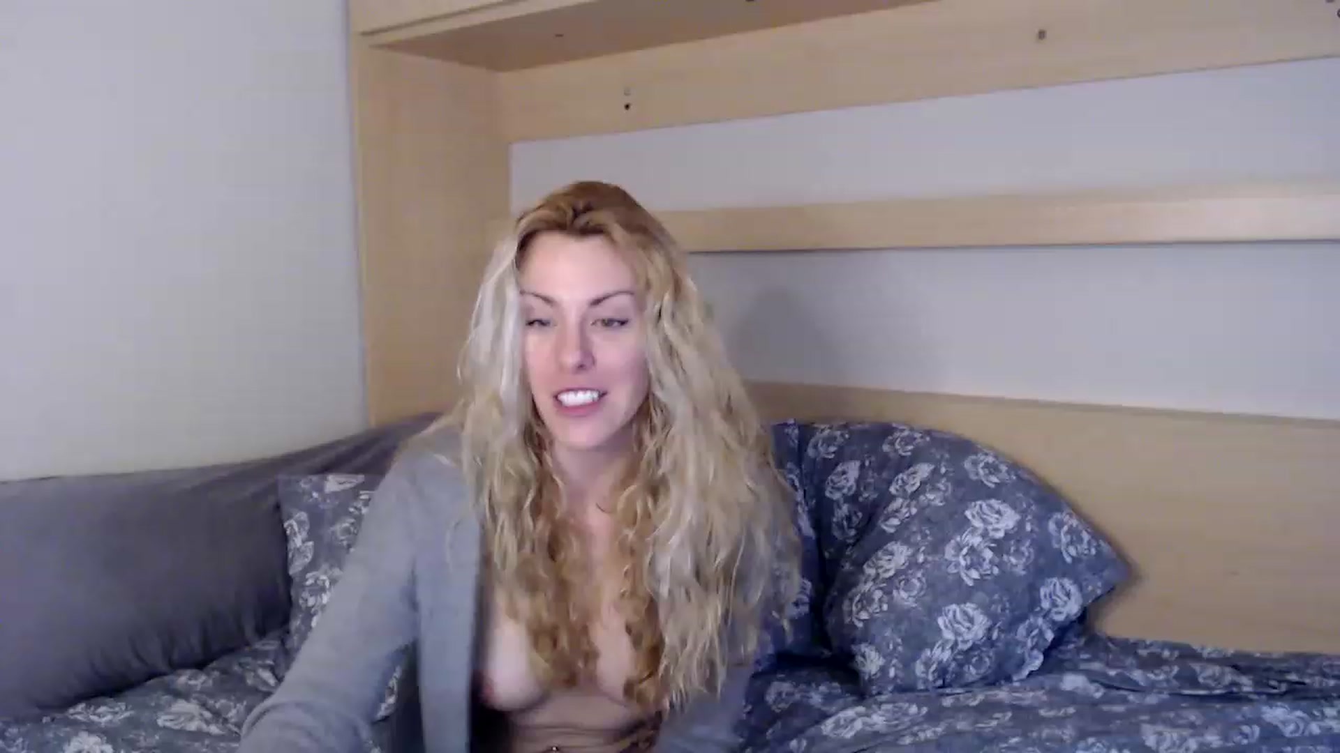 Gallery image thumbnail from xMissBliss's myfreecams stream on, 01/25/2023, 23:18 image 16 of 20