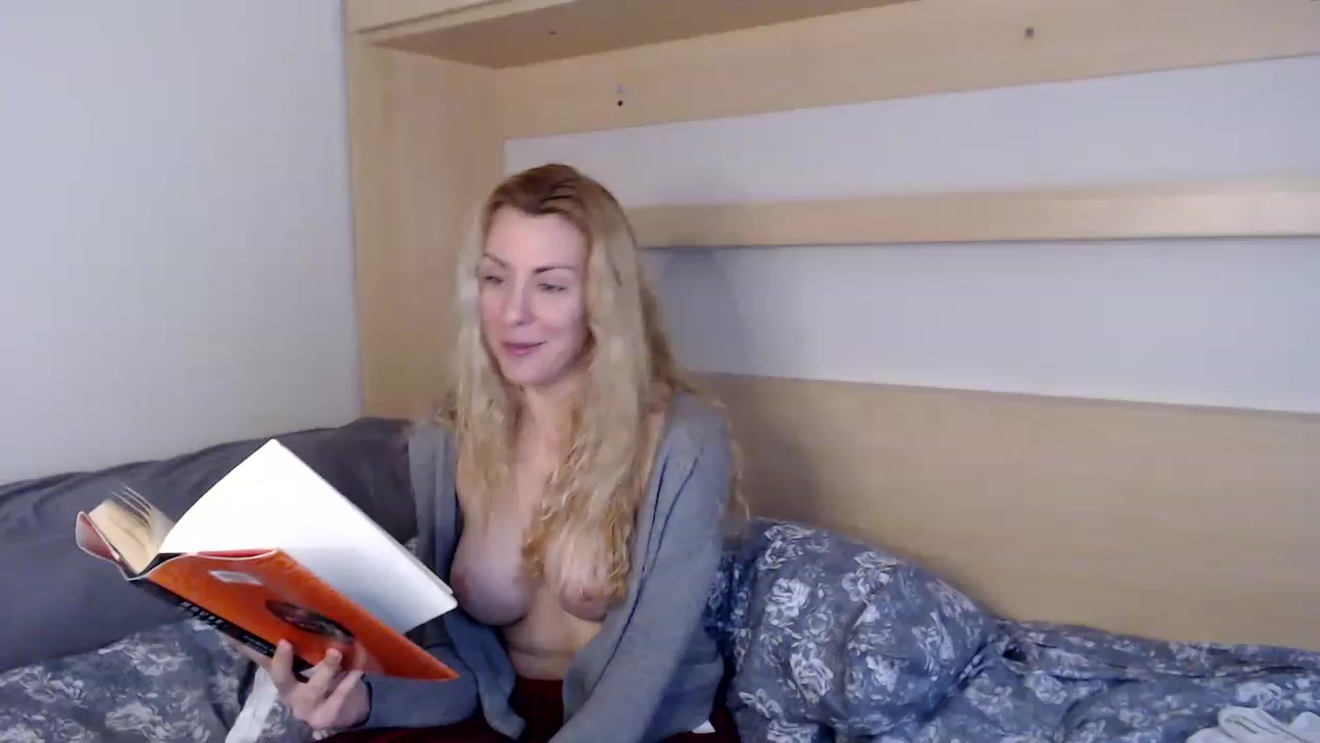 Gallery image thumbnail from xMissBliss's myfreecams stream on, 01/27/2023, 21:15 image 6 of 20