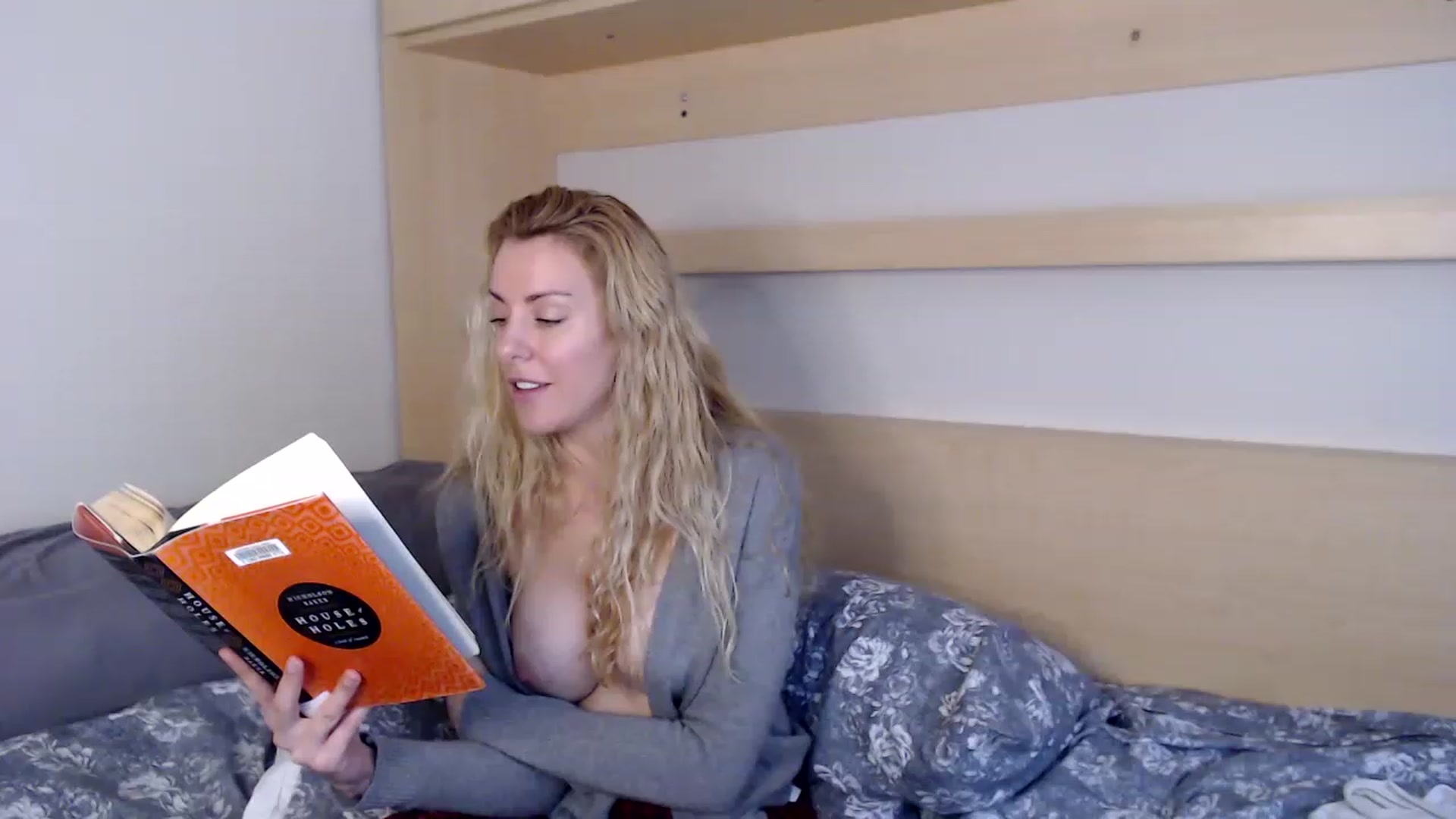 Gallery image thumbnail from xMissBliss's myfreecams stream on, 01/27/2023, 21:15 image 13 of 20