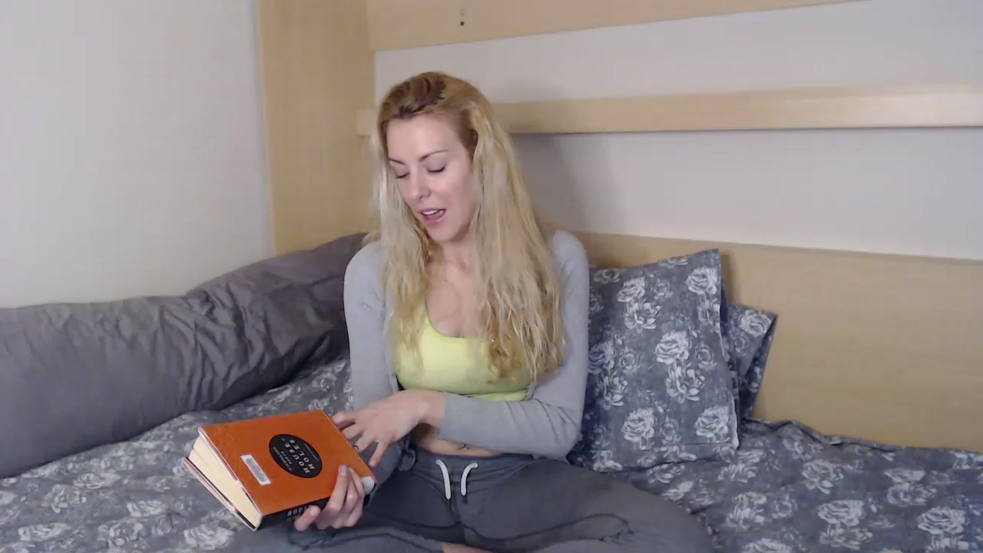 Gallery image thumbnail from xMissBliss's myfreecams stream on, 02/03/2023, 21:58 image 5 of 20