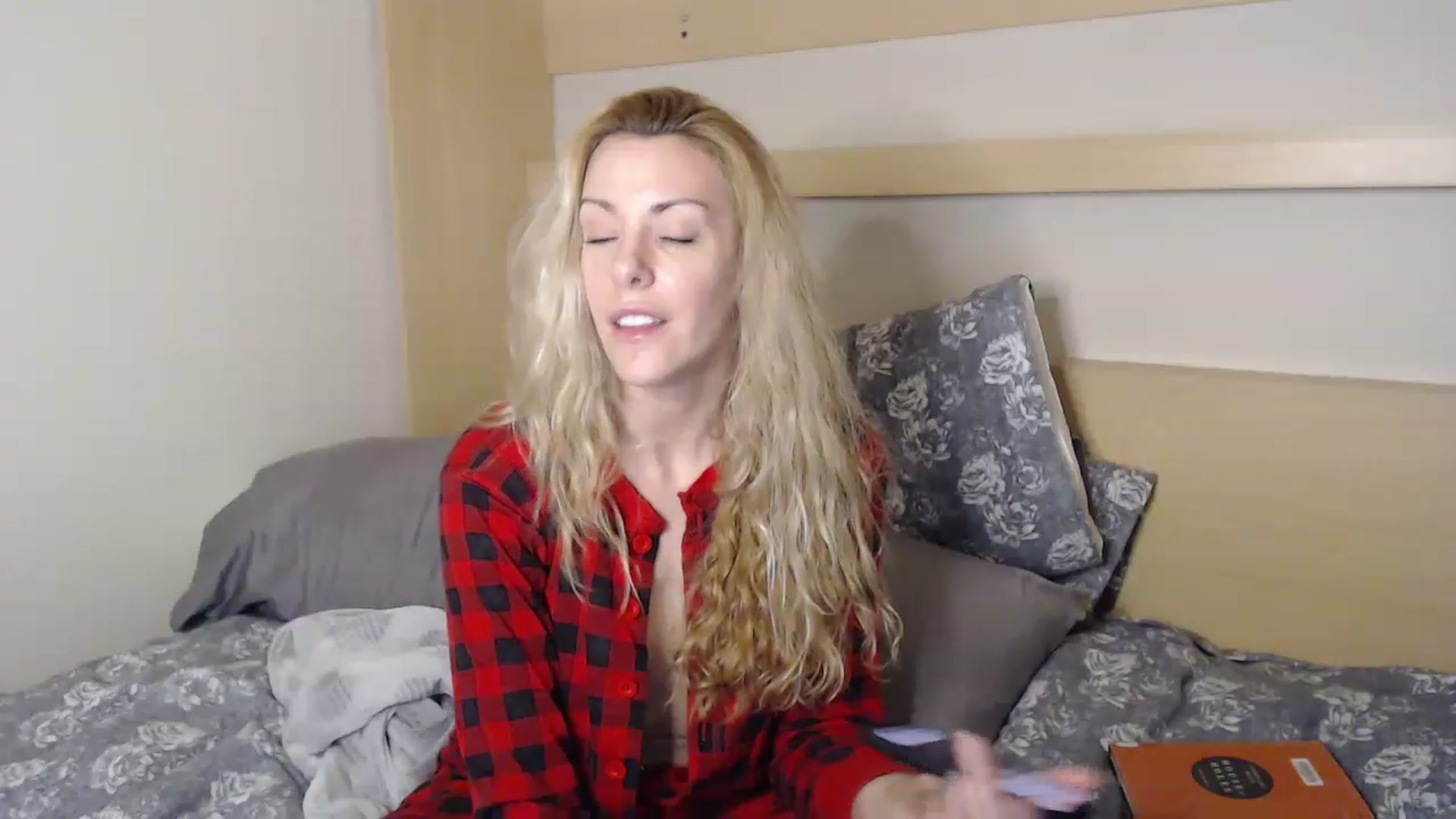 Gallery image thumbnail from xMissBliss's myfreecams stream on, 02/07/2023, 01:52 image 2 of 20