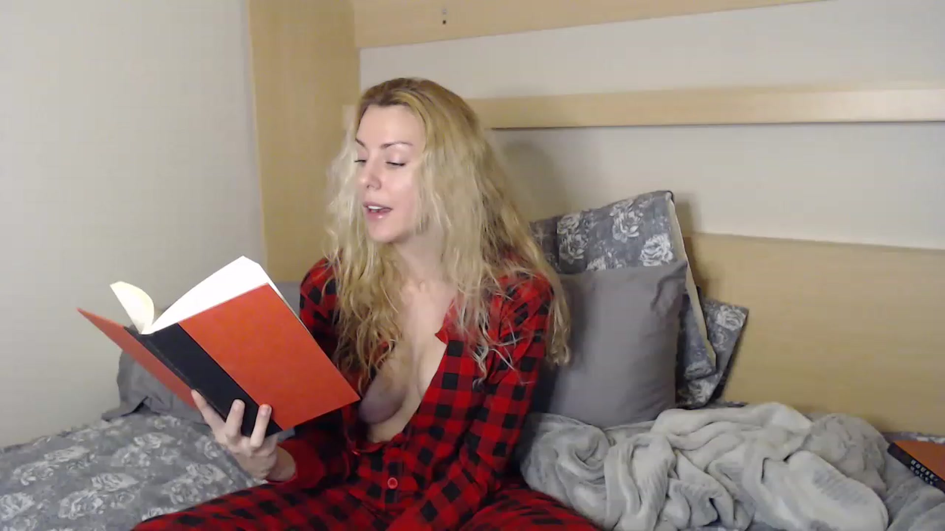 Gallery image thumbnail from xMissBliss's myfreecams stream on, 02/07/2023, 06:38 image 2 of 20