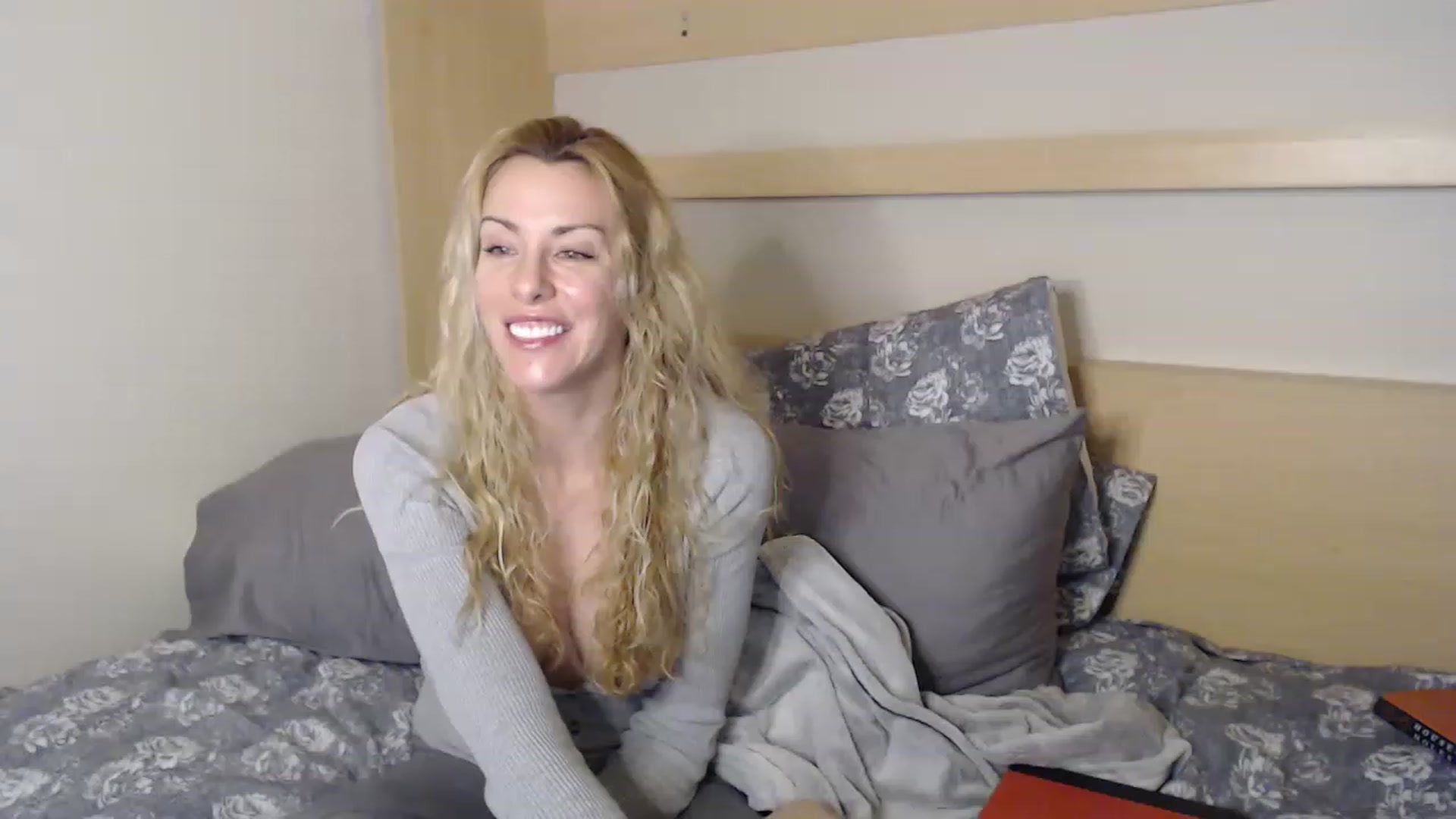 Gallery image thumbnail from xMissBliss's myfreecams stream on, 02/08/2023, 04:45 image 14 of 20