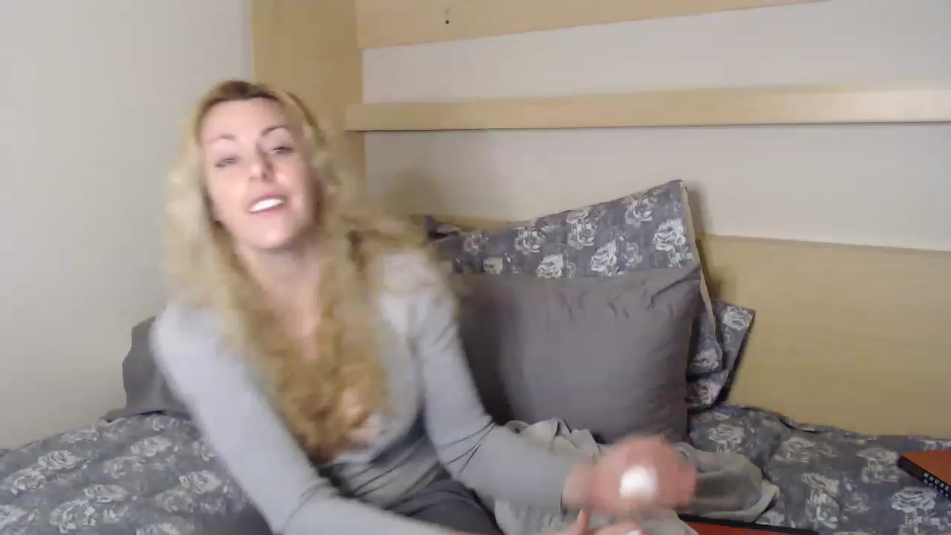 Gallery image thumbnail from xMissBliss's myfreecams stream on, 02/08/2023, 04:45 image 9 of 20