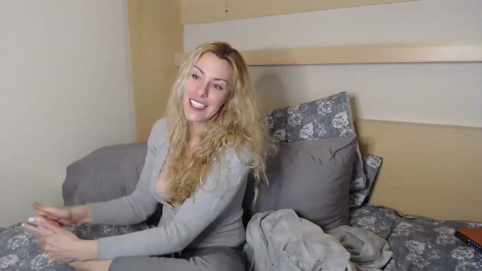 Gallery image thumbnail from xMissBliss's myfreecams stream on, 02/08/2023, 04:45 image 1 of 20