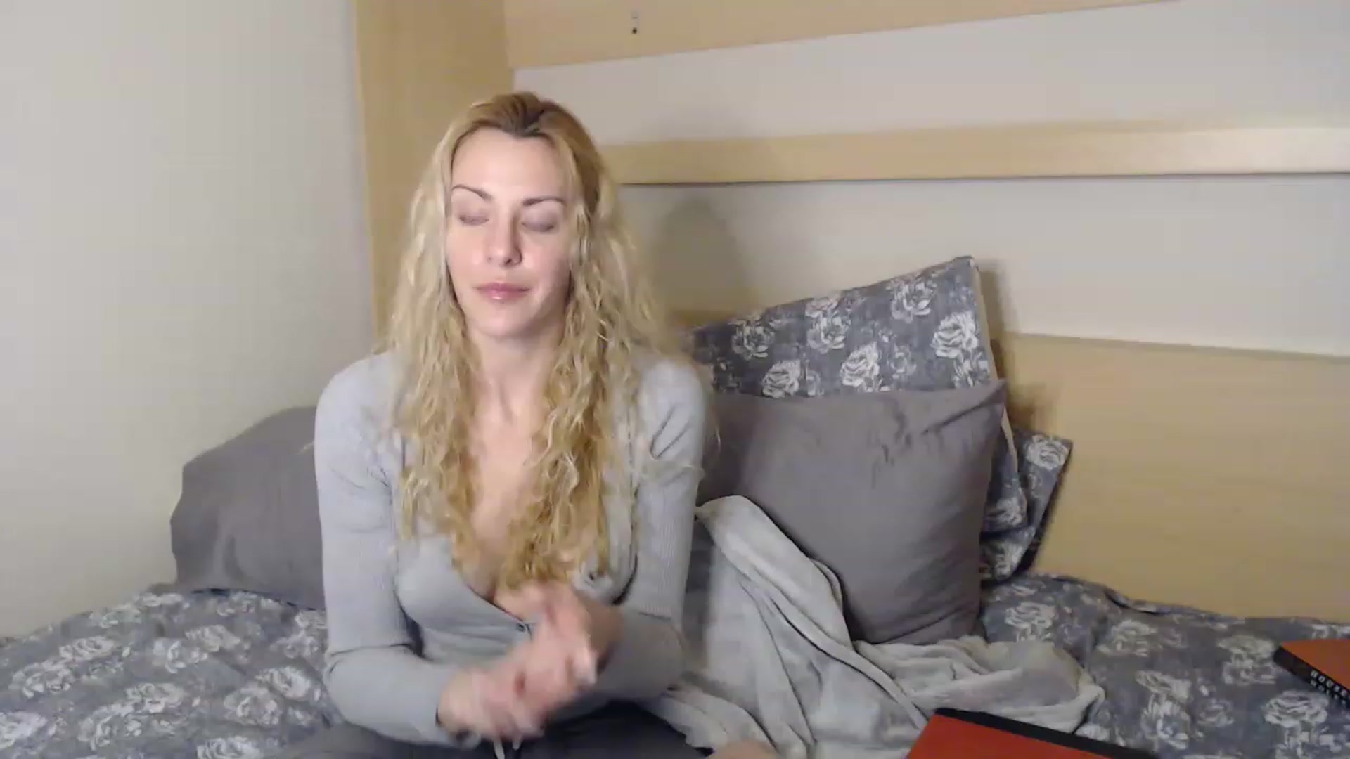 Gallery image thumbnail from xMissBliss's myfreecams stream on, 02/08/2023, 04:45 image 15 of 20