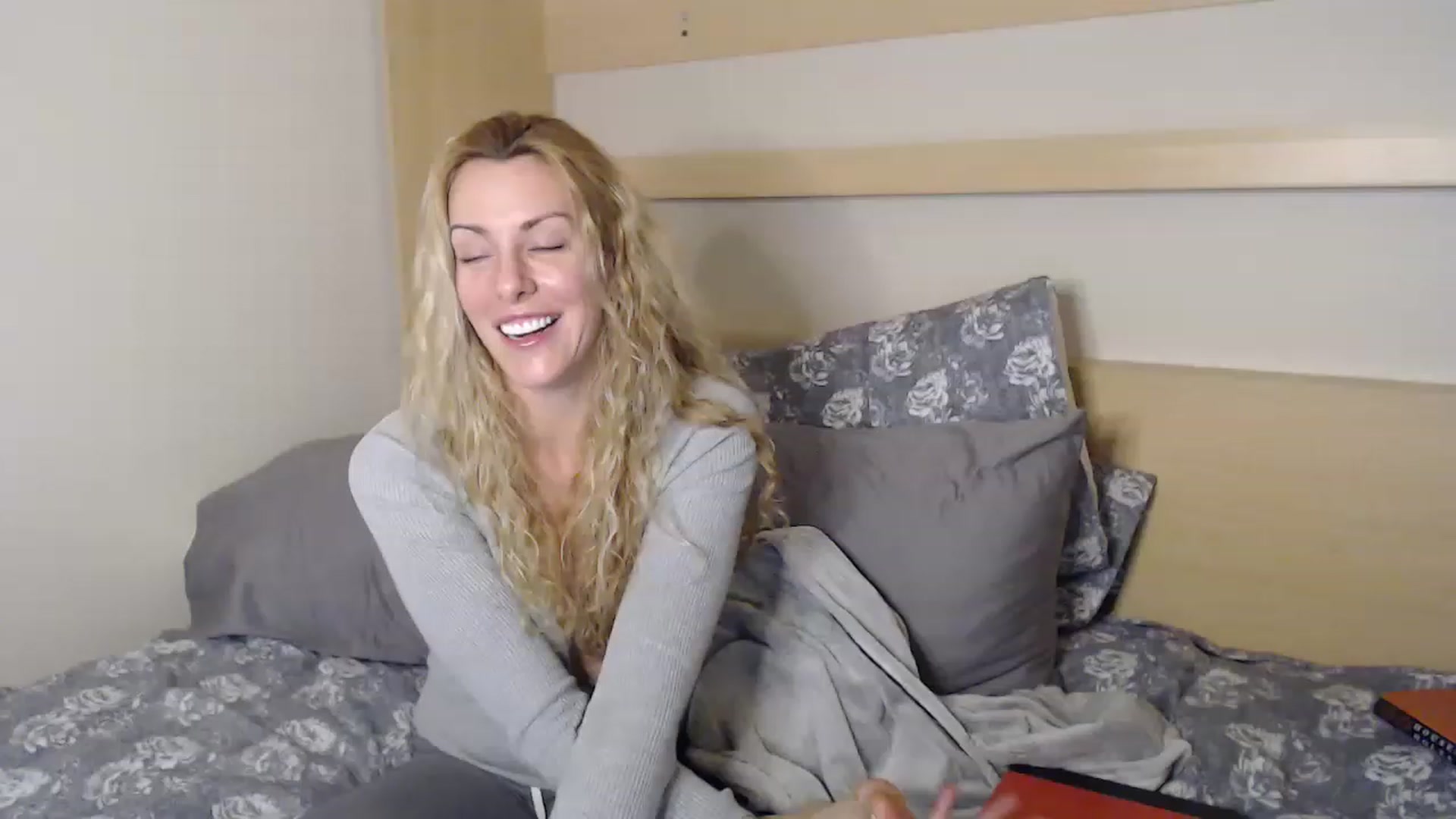 Gallery image thumbnail from xMissBliss's myfreecams stream on, 02/08/2023, 04:45 image 18 of 20