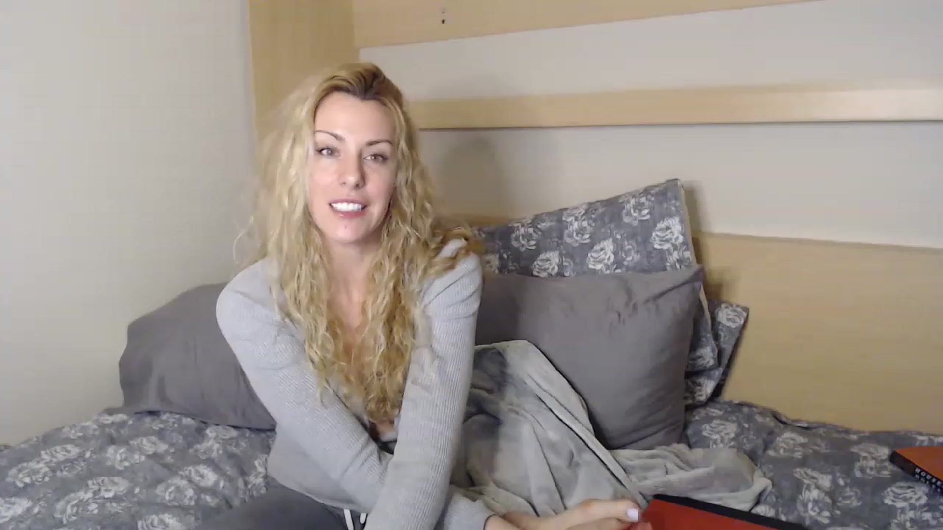 Gallery image thumbnail from xMissBliss's myfreecams stream on, 02/08/2023, 04:45 image 16 of 20