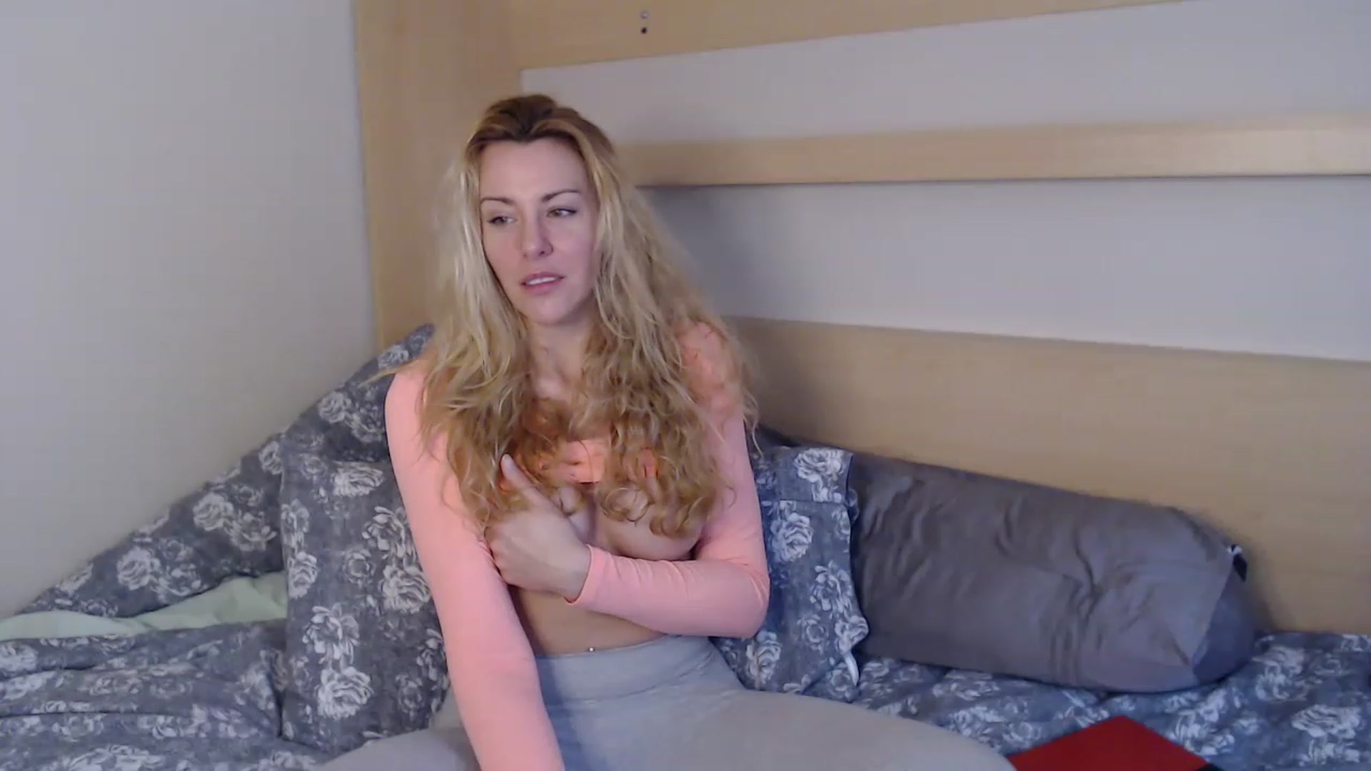 Gallery image thumbnail from xMissBliss's myfreecams stream on, 02/13/2023, 18:40 image 11 of 20