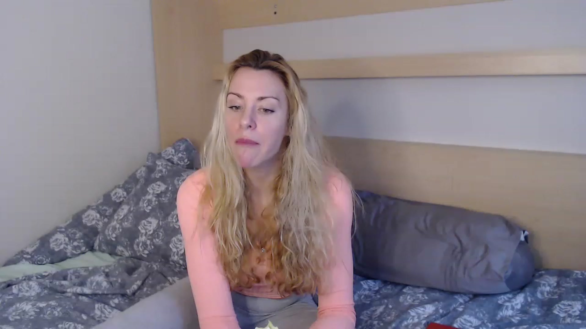 Gallery image thumbnail from xMissBliss's myfreecams stream on, 02/13/2023, 18:40 image 18 of 20