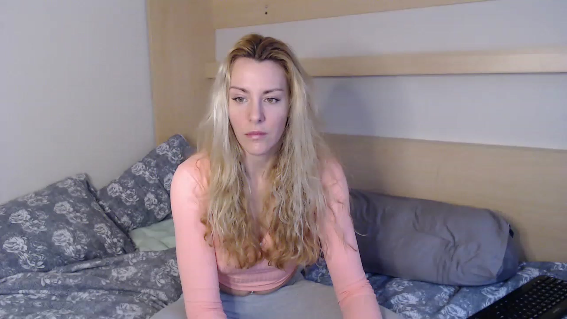 Gallery image thumbnail from xMissBliss's myfreecams stream on, 02/13/2023, 18:40 image 1 of 20