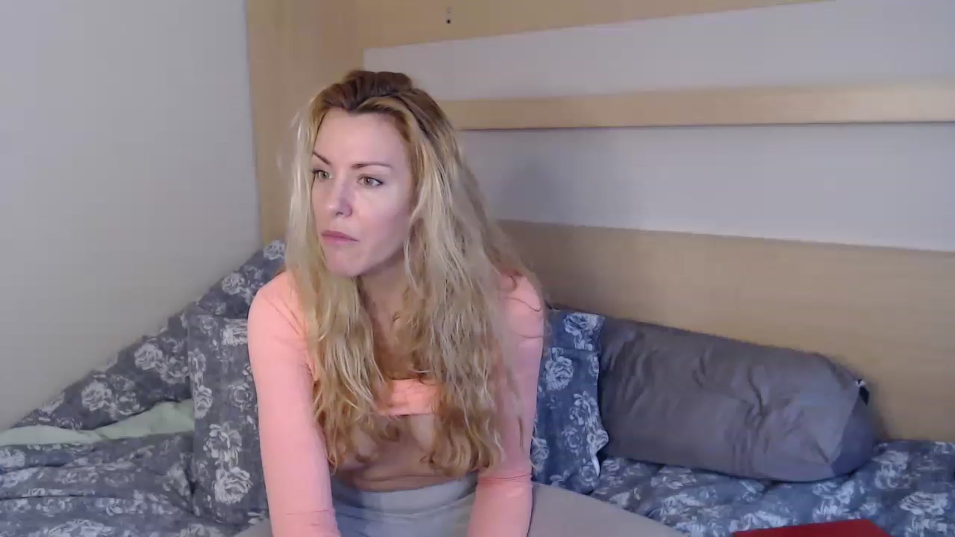 Gallery image thumbnail from xMissBliss's myfreecams stream on, 02/13/2023, 18:40 image 10 of 20