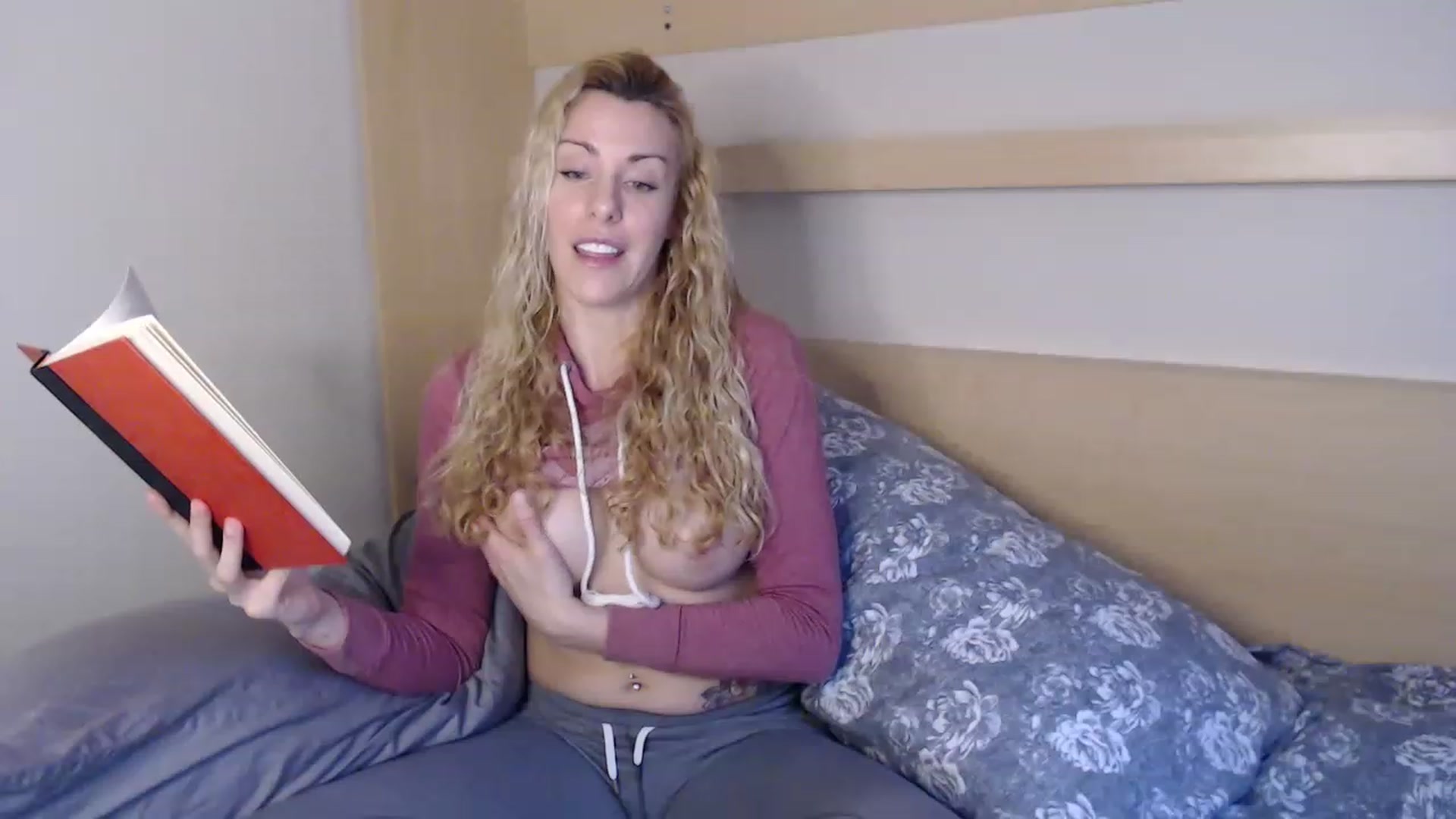 Gallery image thumbnail from xMissBliss's myfreecams stream on, 02/16/2023, 01:29 image 11 of 20