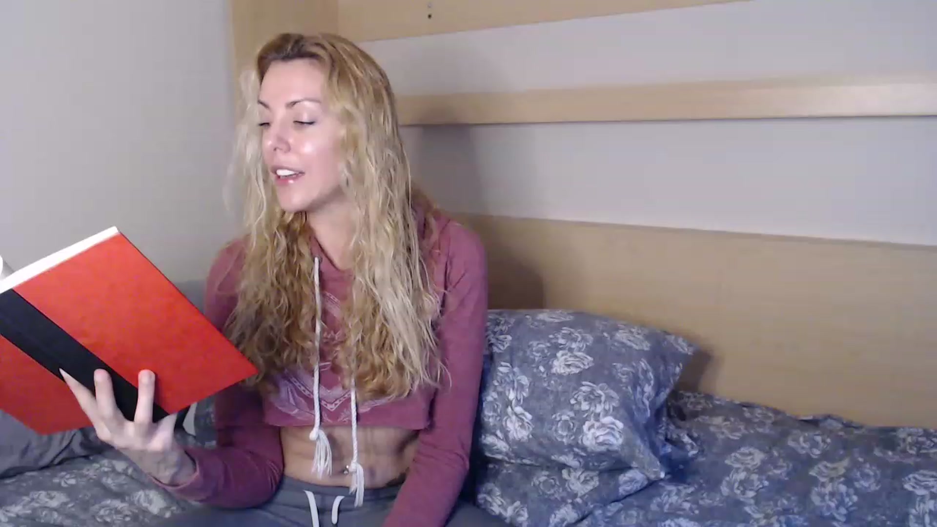 Gallery image thumbnail from xMissBliss's myfreecams stream on, 02/16/2023, 01:29 image 17 of 20
