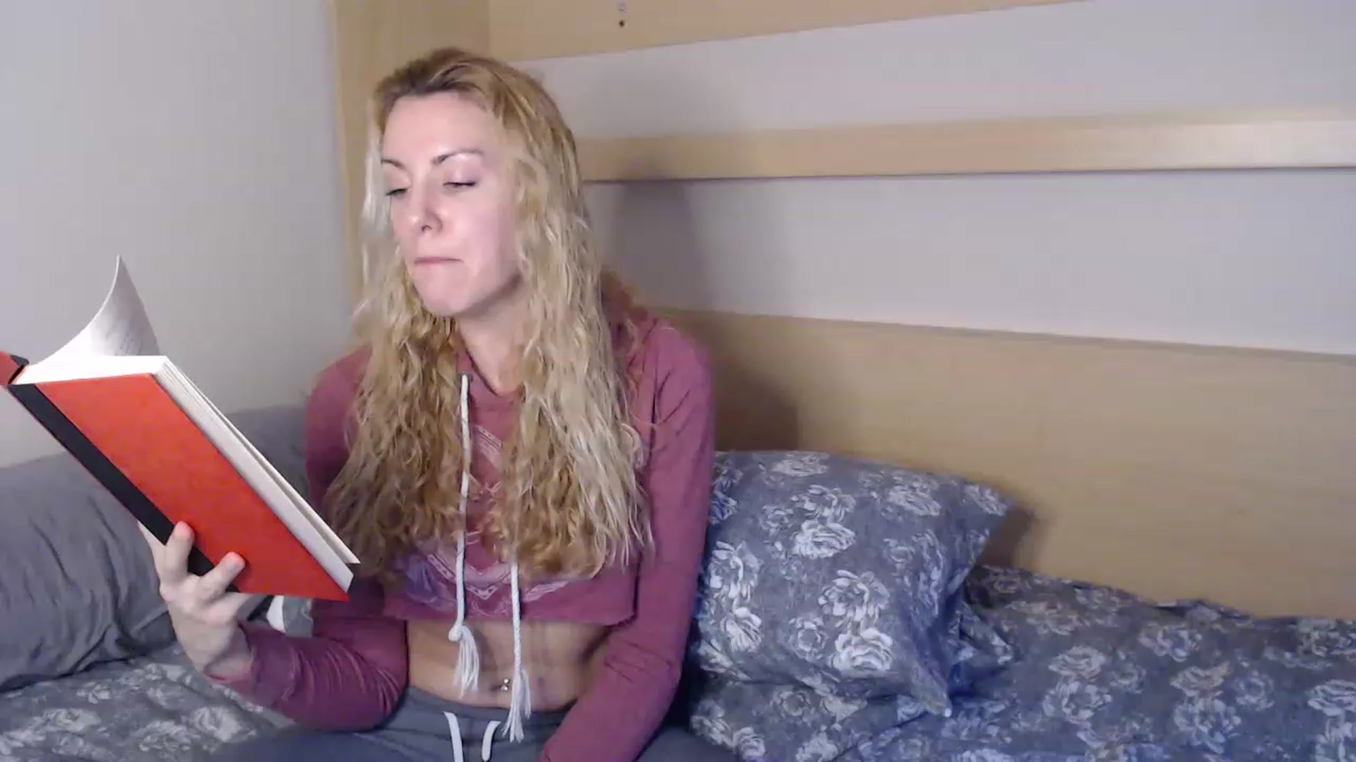 Gallery image thumbnail from xMissBliss's myfreecams stream on, 02/16/2023, 01:29 image 18 of 20