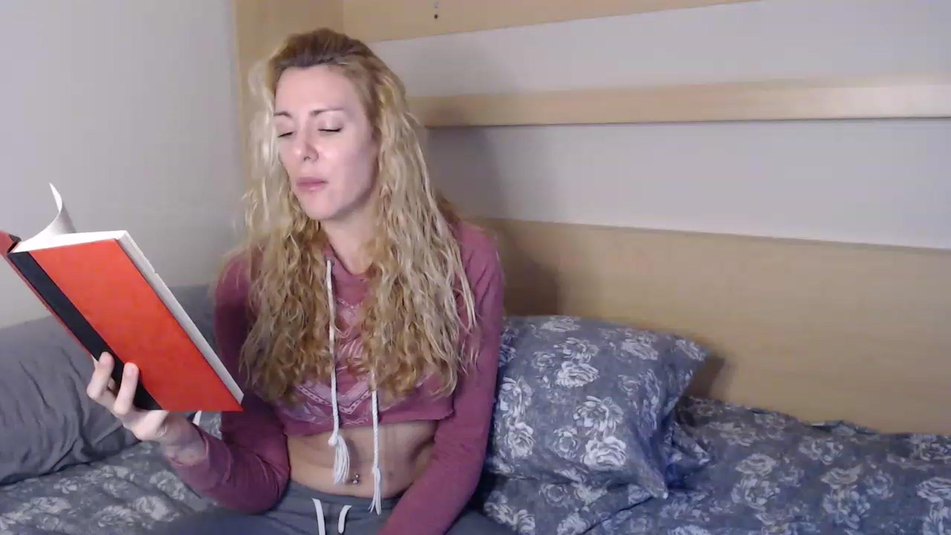 Gallery image thumbnail from xMissBliss's myfreecams stream on, 02/16/2023, 01:29 image 20 of 20