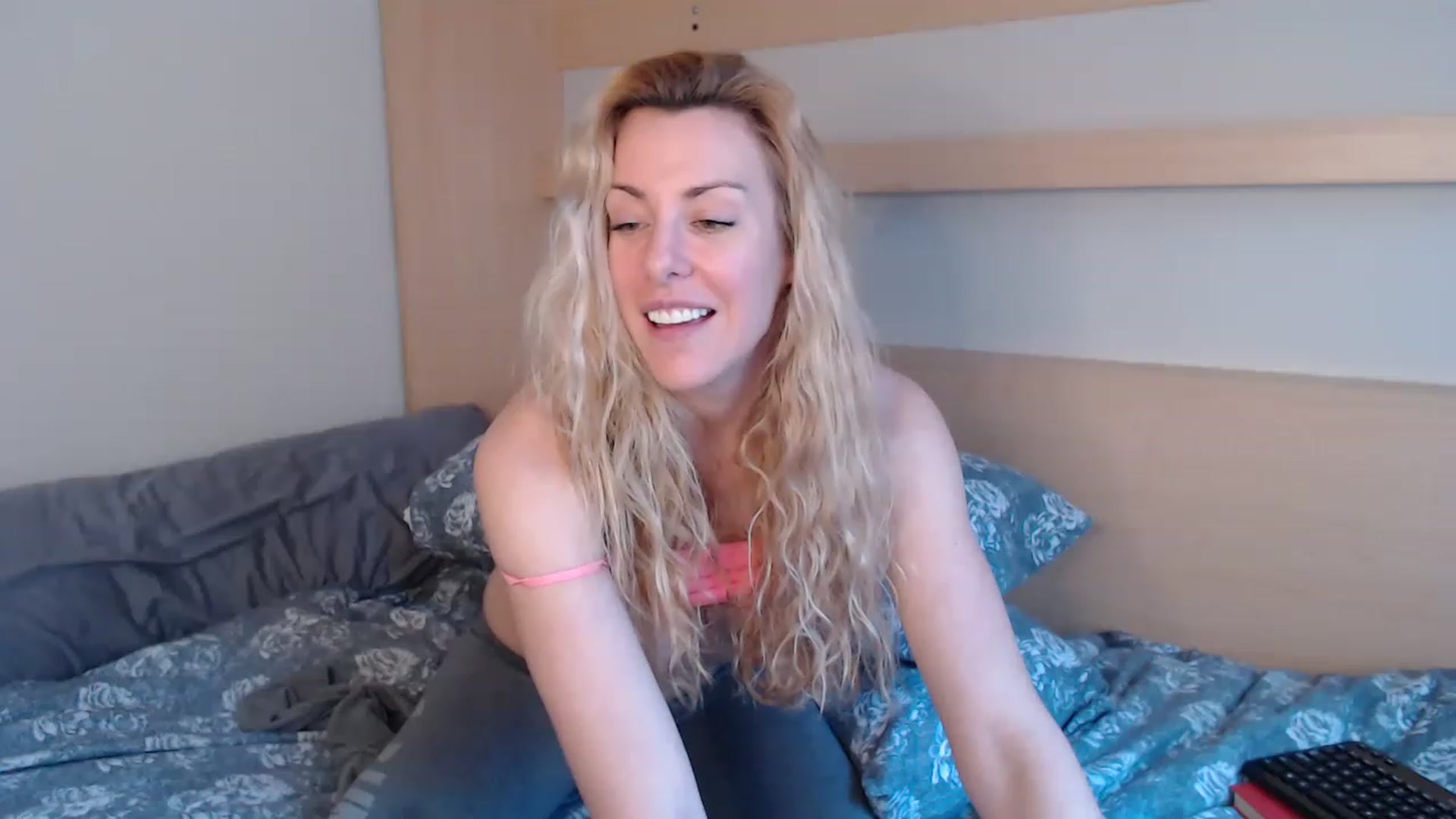 Gallery image thumbnail from xMissBliss's myfreecams stream on, 02/17/2023, 22:15 image 19 of 20