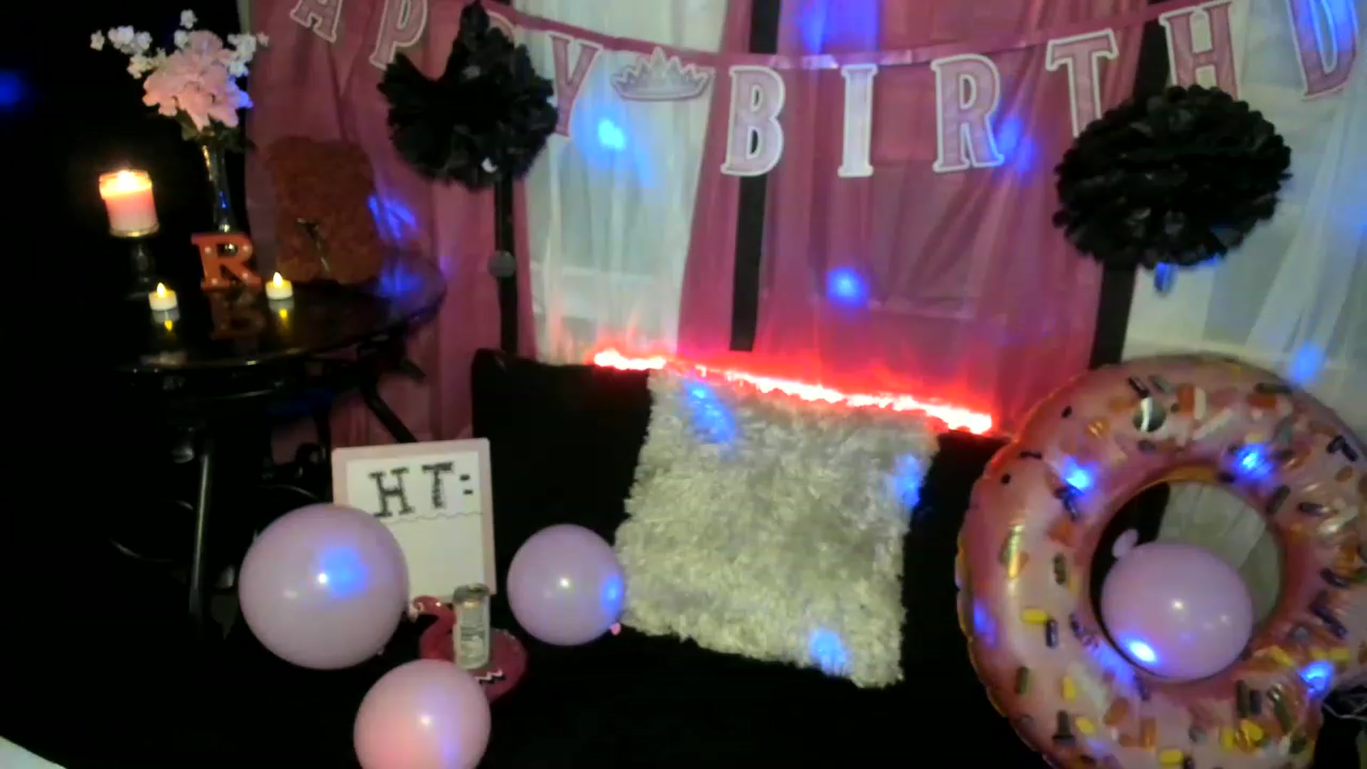 Gallery image thumbnail from xRosePetalsx's myfreecams stream on, 03/07/2023, 07:14 image 17 of 20