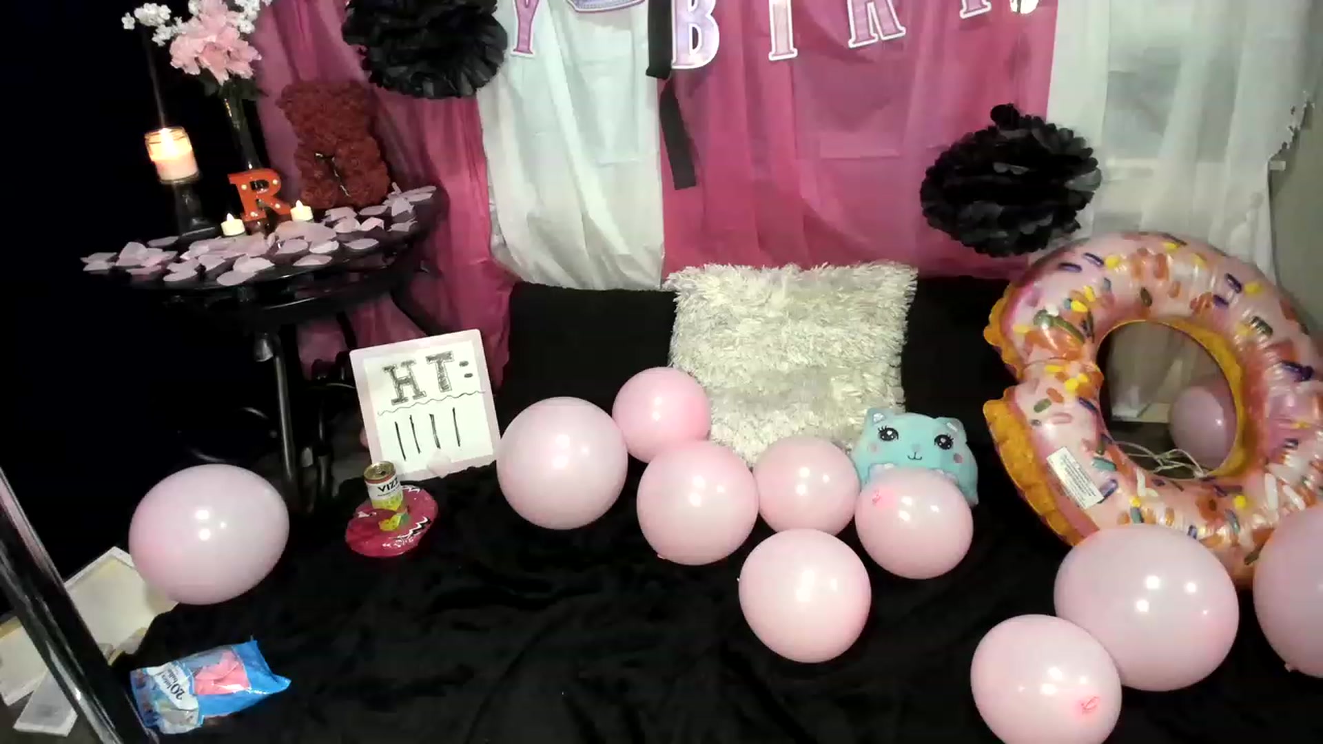 Gallery image thumbnail from xRosePetalsx's myfreecams stream on, 03/13/2023, 07:33 image 17 of 20