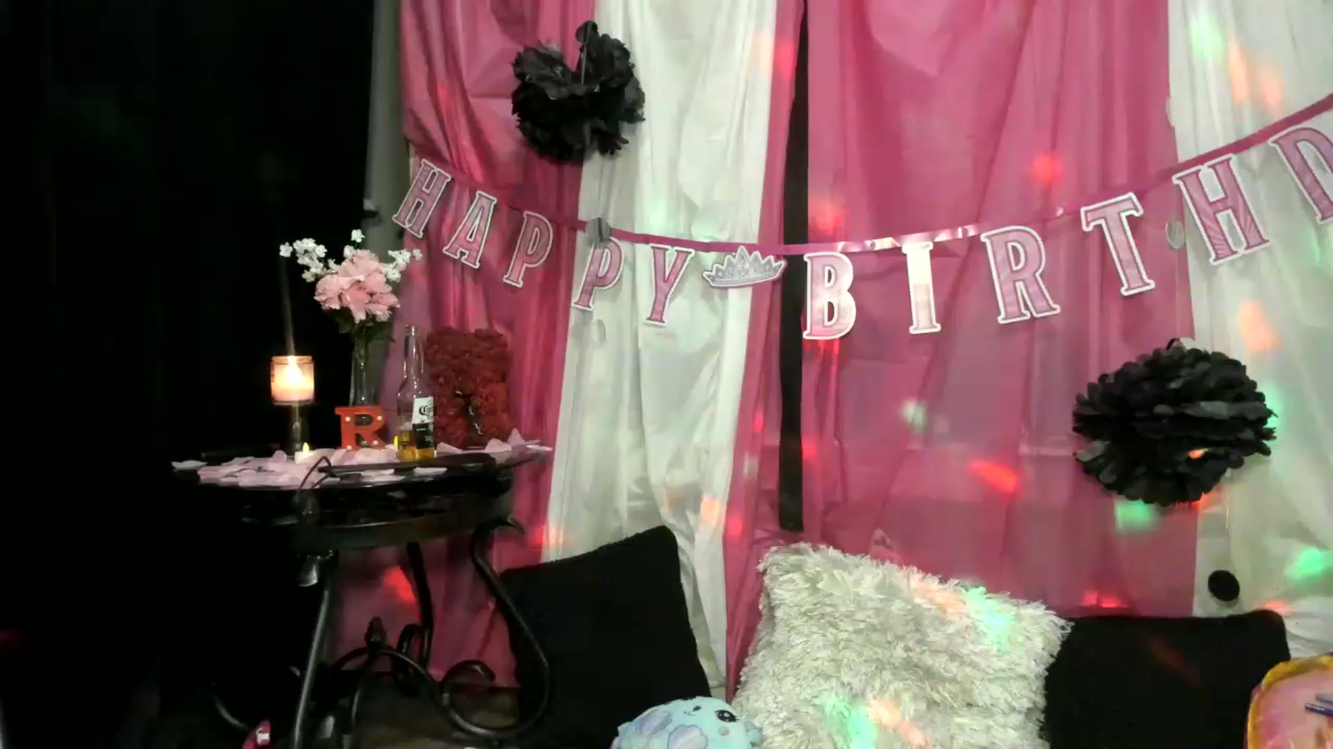 Gallery image thumbnail from xRosePetalsx's myfreecams stream on, 03/25/2023, 09:49 image 4 of 20