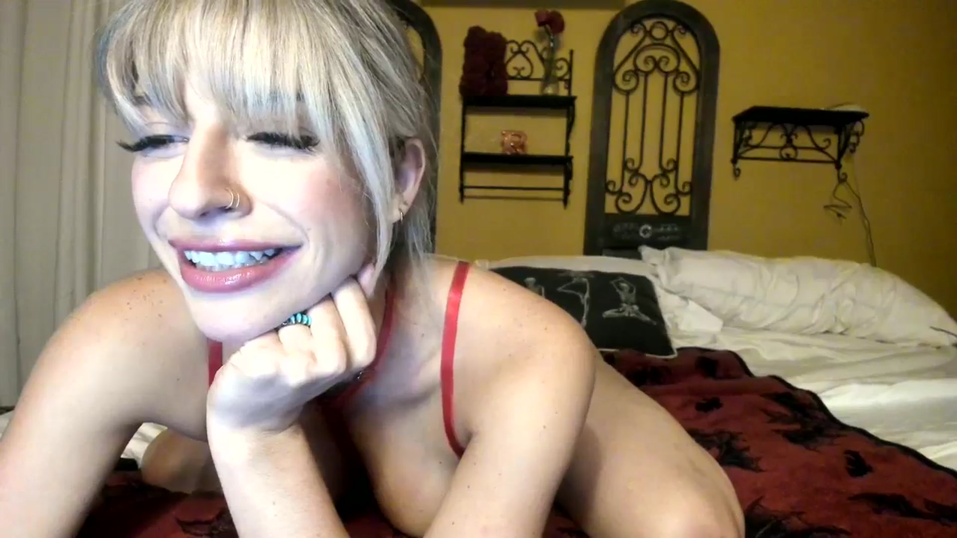 Gallery image thumbnail from xRosePetalsx's myfreecams stream on, 10/13/2023, 07:53 image 9 of 20