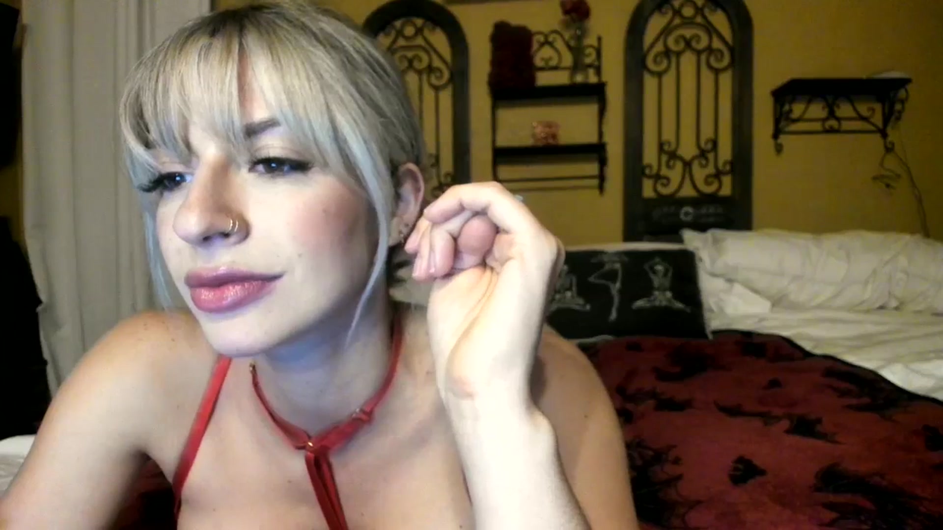 Gallery image thumbnail from xRosePetalsx's myfreecams stream on, 10/13/2023, 07:53 image 3 of 20