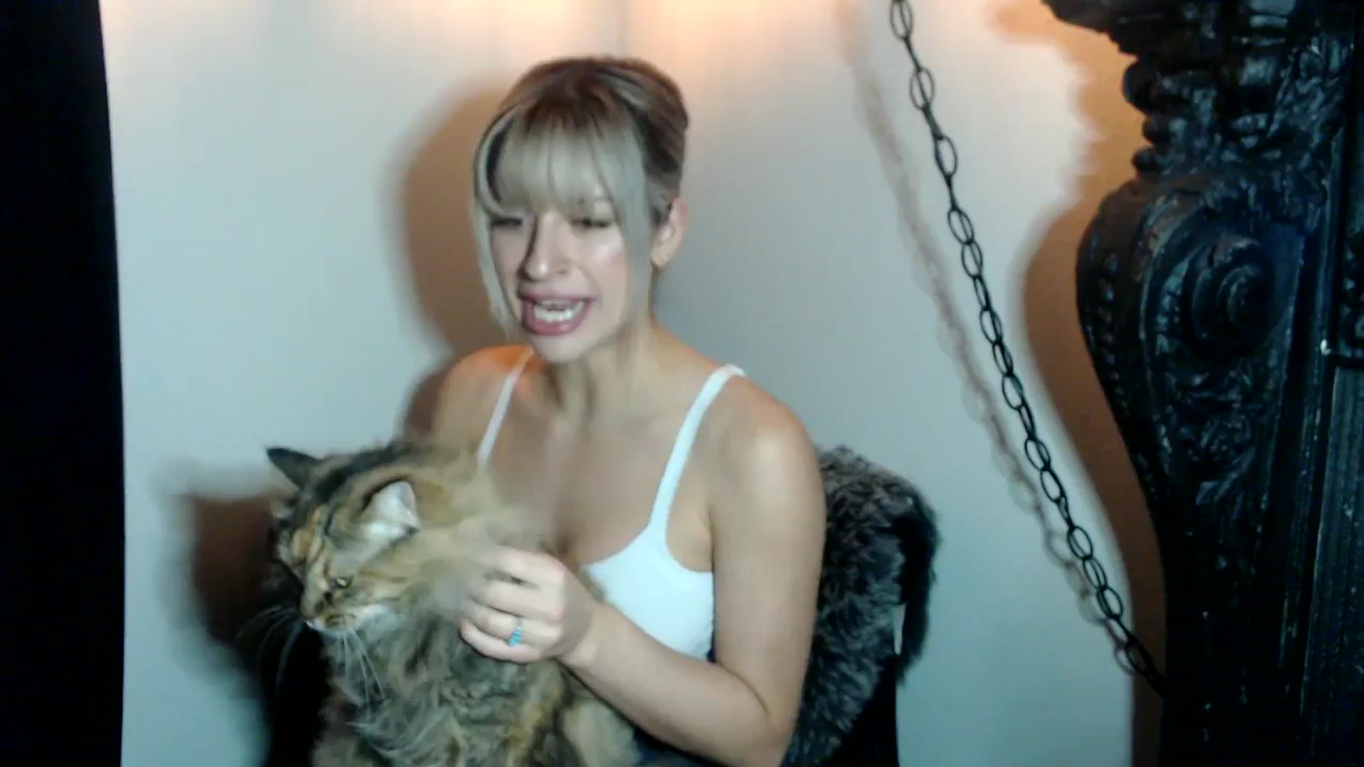 Gallery image thumbnail from xRosePetalsx's myfreecams stream on, 11/21/2023, 07:11 image 11 of 20