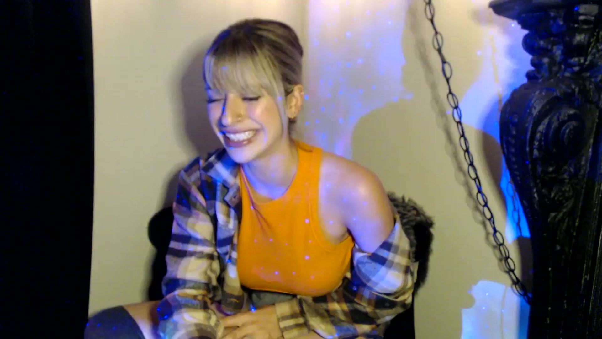Gallery image thumbnail from xRosePetalsx's myfreecams stream on, 11/22/2023, 06:33 image 2 of 20