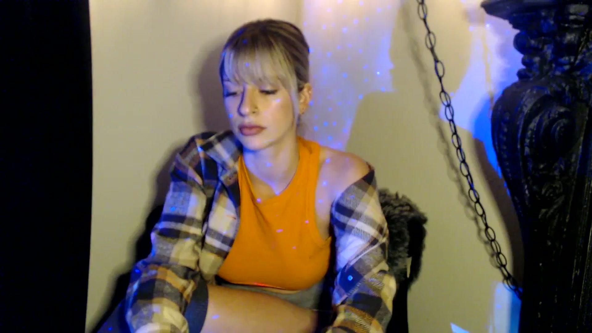Gallery image thumbnail from xRosePetalsx's myfreecams stream on, 11/22/2023, 06:33 image 9 of 20