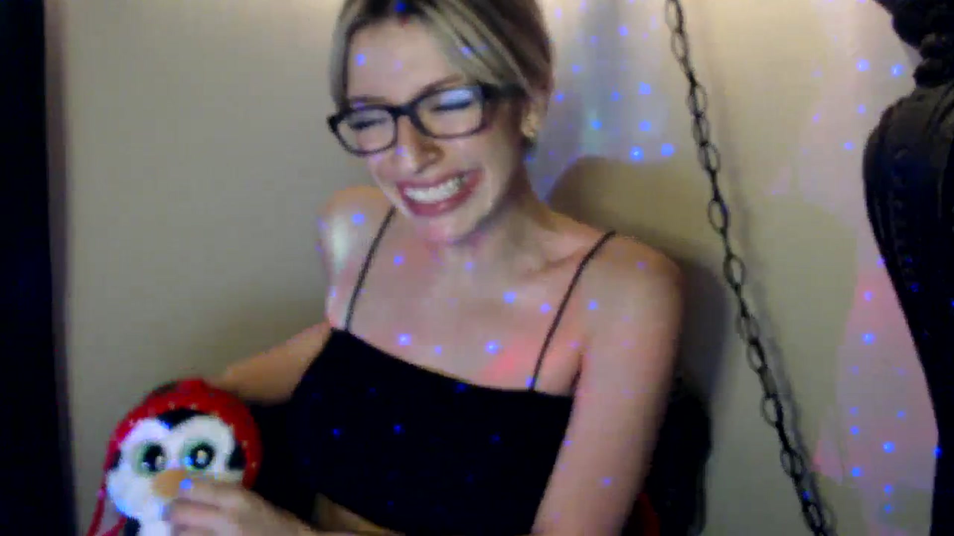 Gallery image thumbnail from xRosePetalsx's myfreecams stream on, 12/12/2023, 07:52 image 4 of 20
