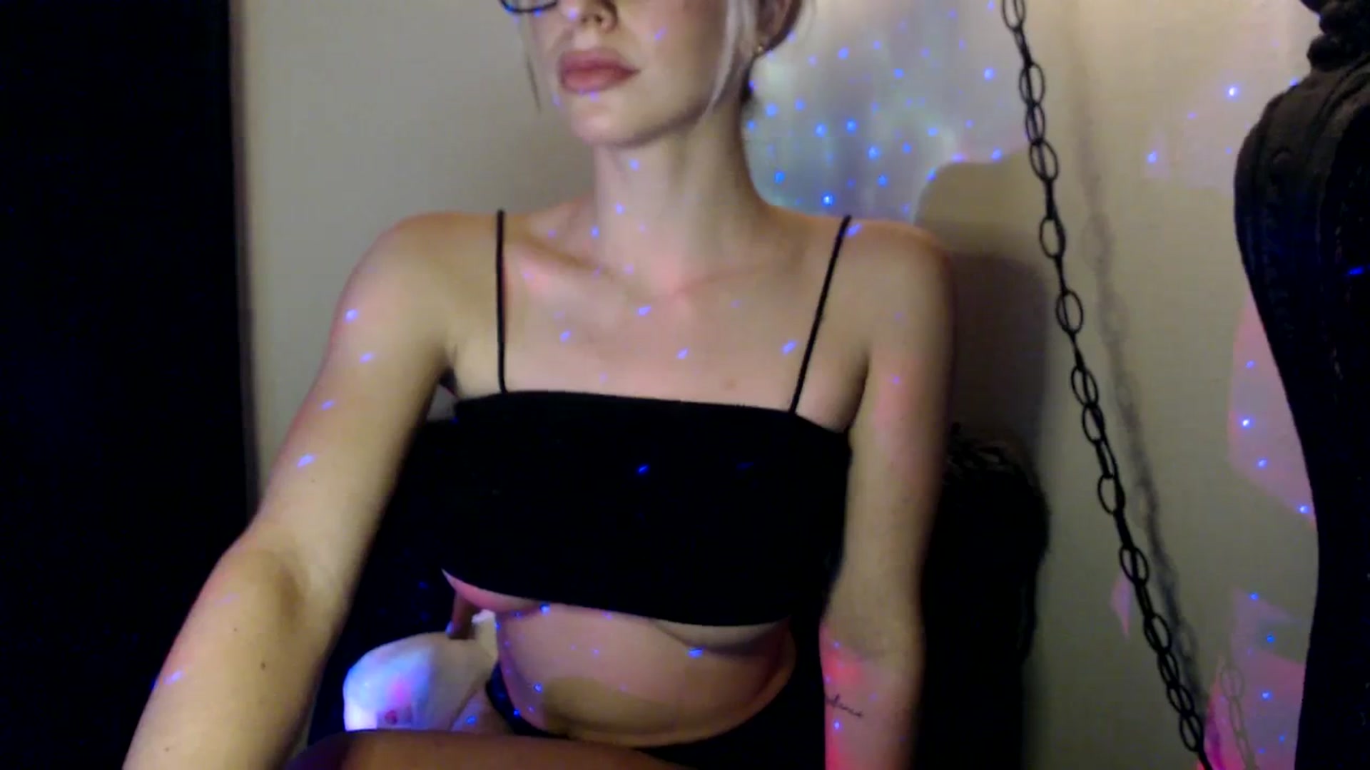 Gallery image thumbnail from xRosePetalsx's myfreecams stream on, 12/12/2023, 08:38 image 7 of 20