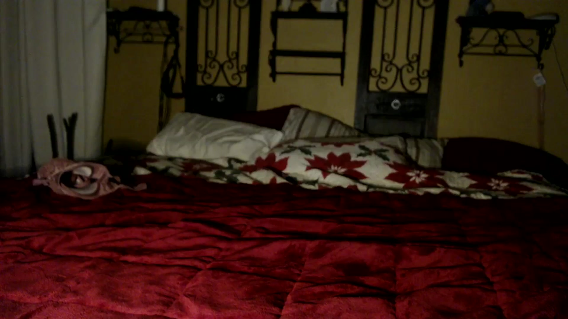 Gallery image thumbnail from xRosePetalsx's myfreecams stream on, 12/29/2023, 08:10 image 10 of 20